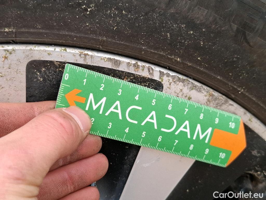  Mercedes  A-Klasse MERCEDES-BENZ Classe A Compact / 2018 / 5P / Berline A 250 e Business Line 8G-DCT #43