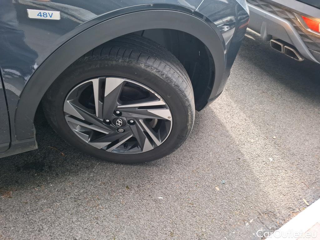  Hyundai  Bayon HYUNDAI  / 2021 / 5P / SUV 1.0 T-GDI 100 DCT- 7 HYB 48V INTUITIVE #1