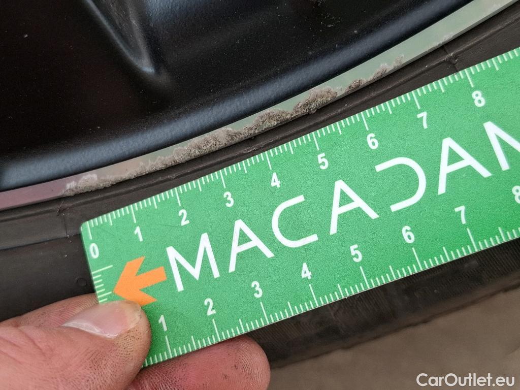  Mercedes  A-Klasse MERCEDES-BENZ Classe A Compact / 2018 / 5P / Berline A 250 e Business Line 8G-DCT #45