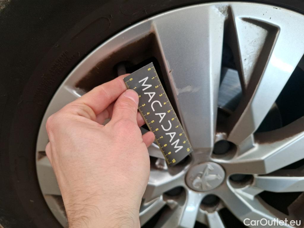  Peugeot  3008  Active Business 1.2 PureTech 130CV BVM6 E6d #36