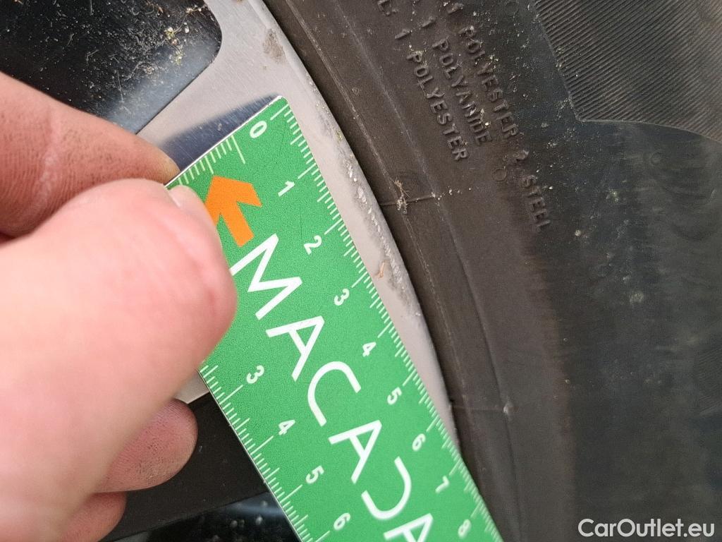  Mercedes  A-Klasse MERCEDES-BENZ Classe A Compact / 2018 / 5P / Berline A 250 e Business Line 8G-DCT #44