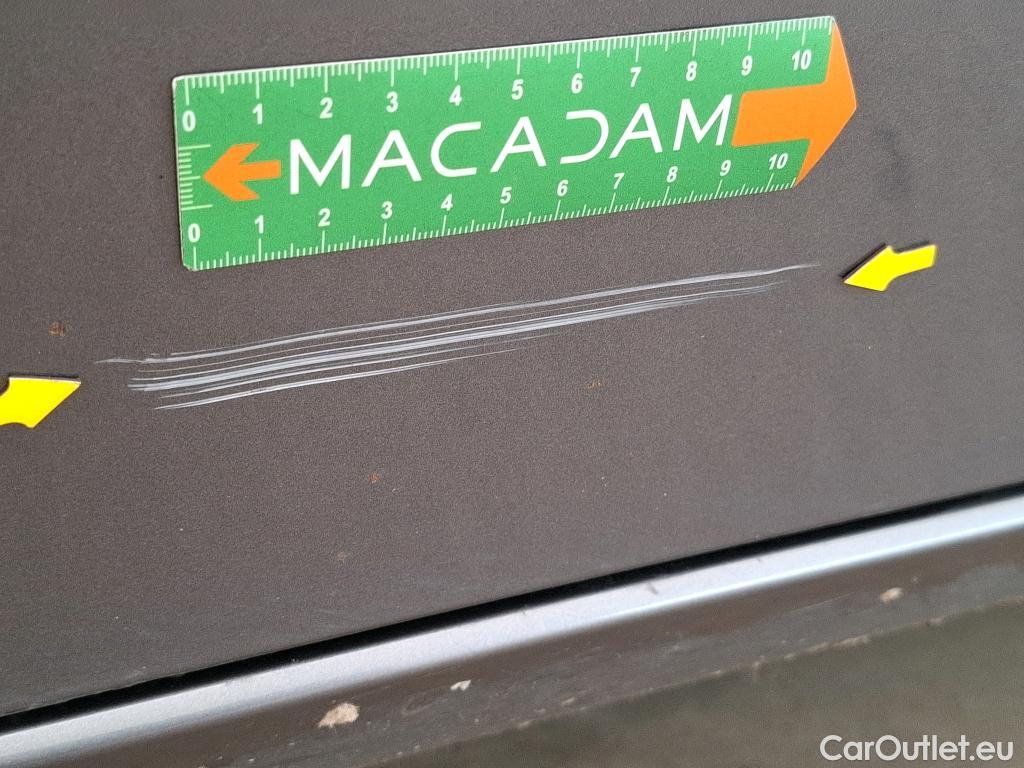  Mercedes  A-Klasse MERCEDES-BENZ Classe A Compact / 2018 / 5P / Berline A 250 e Business Line 8G-DCT #29