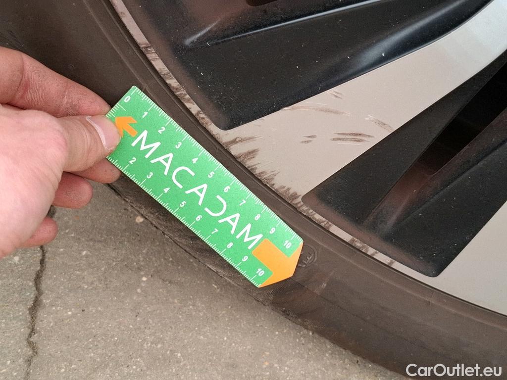  Mercedes  A-Klasse MERCEDES-BENZ Classe A Compact / 2018 / 5P / Berline A 250 e Business Line 8G-DCT #53