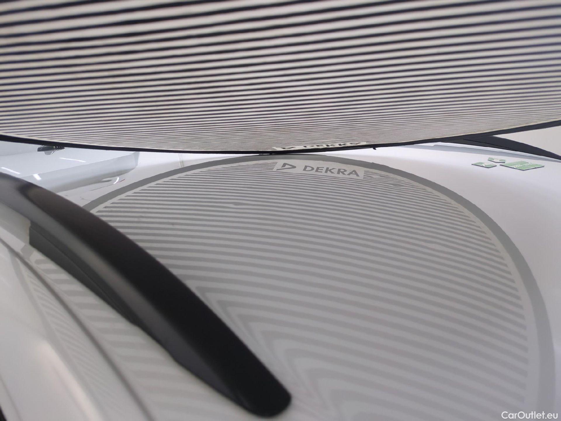  Volkswagen  Golf  VIII SW R-Line 2.0 TDI 150CV BVA7 E6d #39