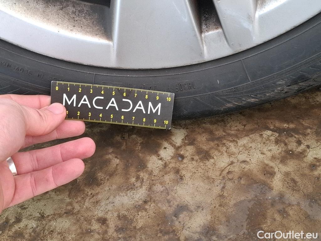  Volkswagen  Golf  VOLKSWAGEN / 2020 / 5P / Berline 2.0 TDI SCR 115 DSG LIFE BUSINESS #14