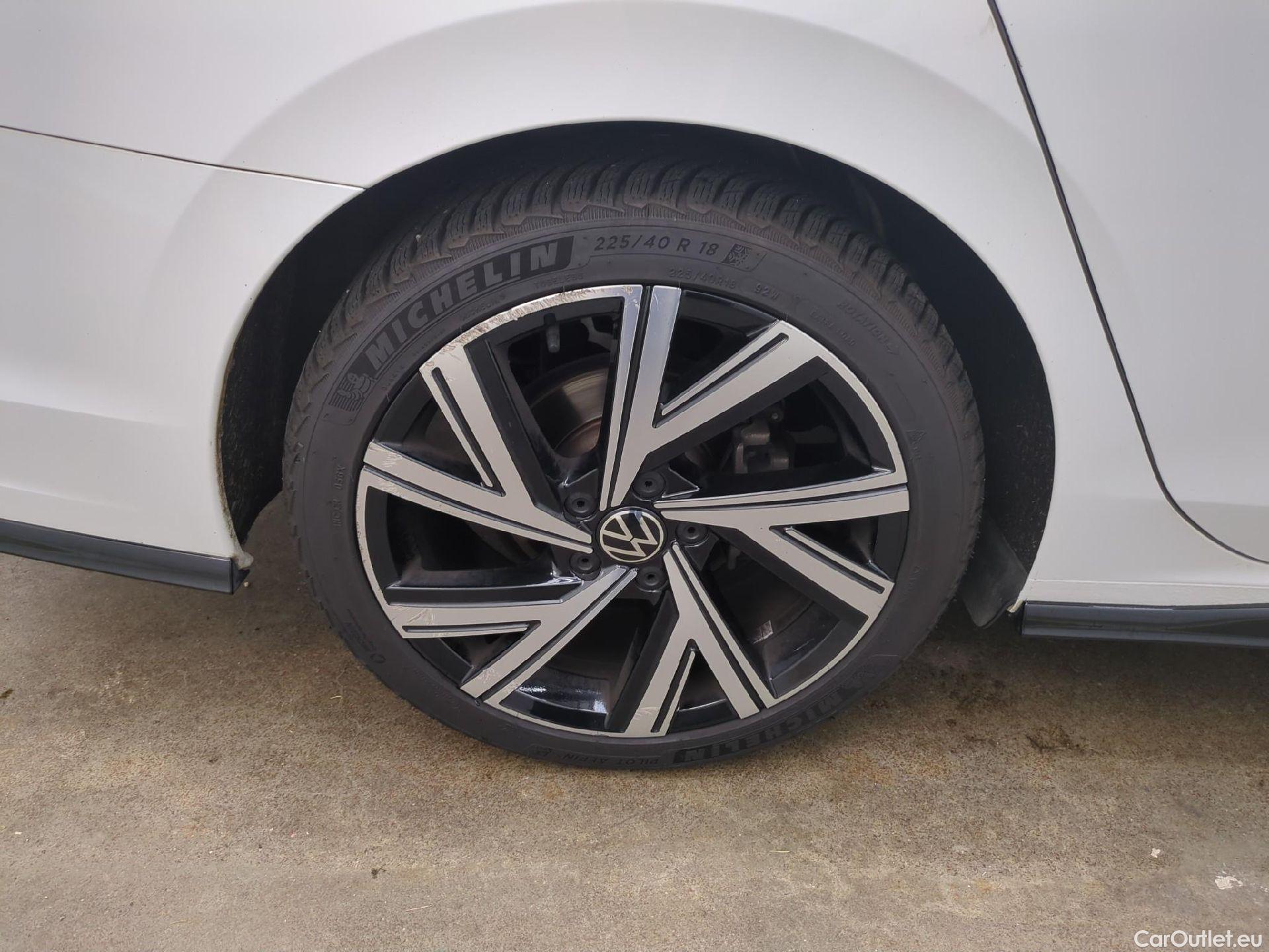  Volkswagen  Golf  VIII SW R-Line 2.0 TDI 150CV BVA7 E6d #10