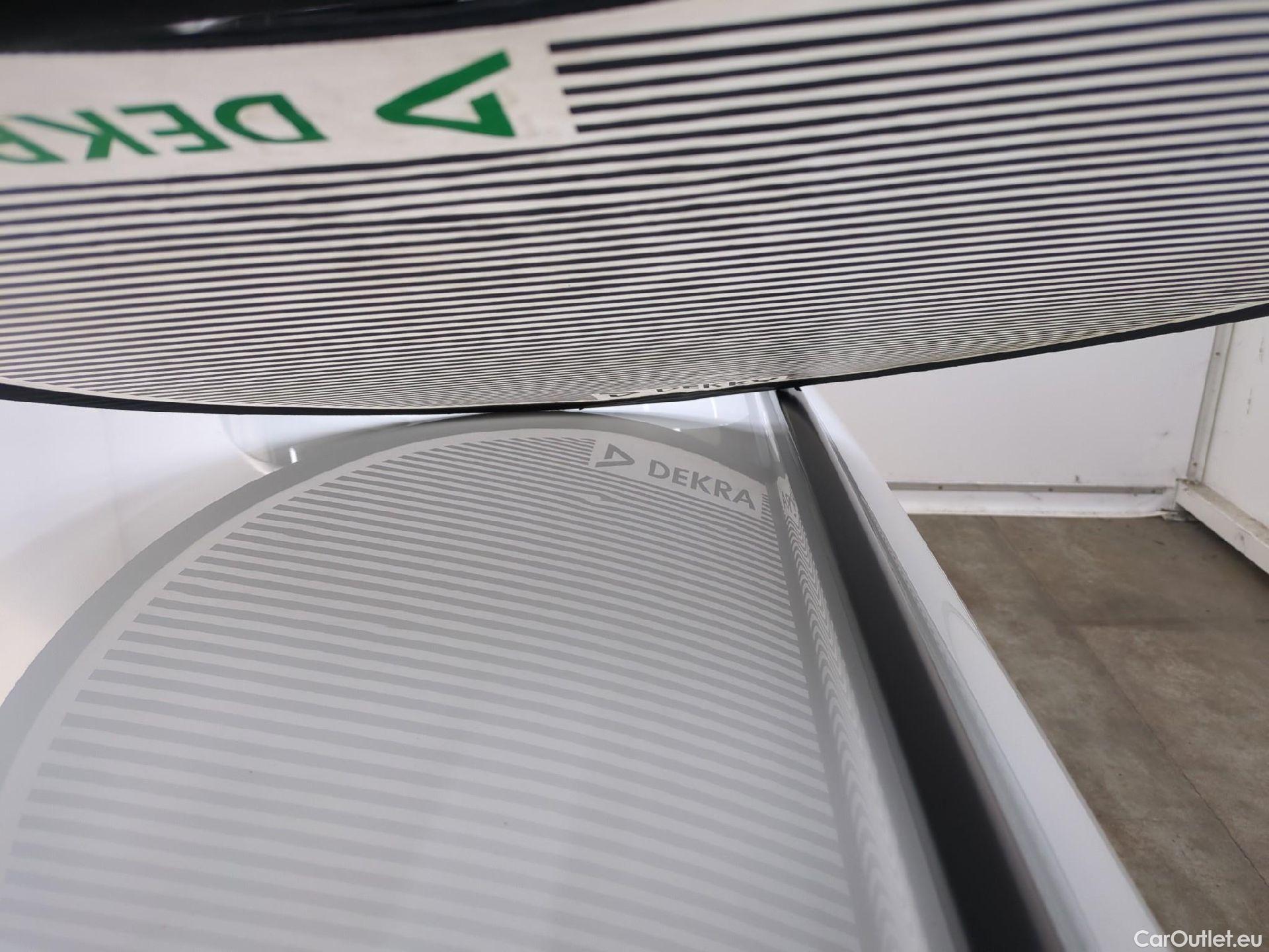  Volkswagen  Golf  VIII SW R-Line 2.0 TDI 150CV BVA7 E6d #43