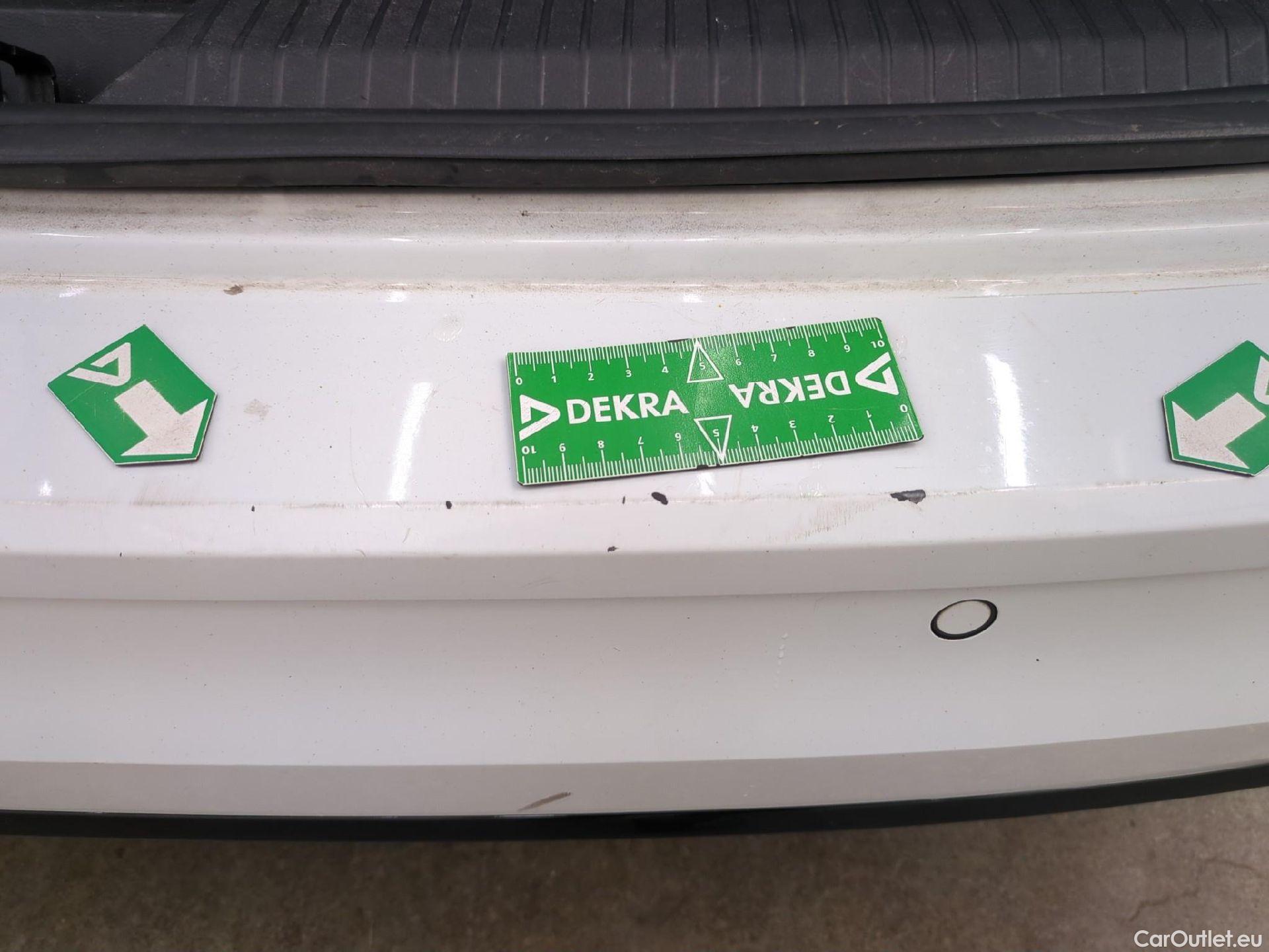  Volkswagen  Golf  VIII SW R-Line 2.0 TDI 150CV BVA7 E6d #29