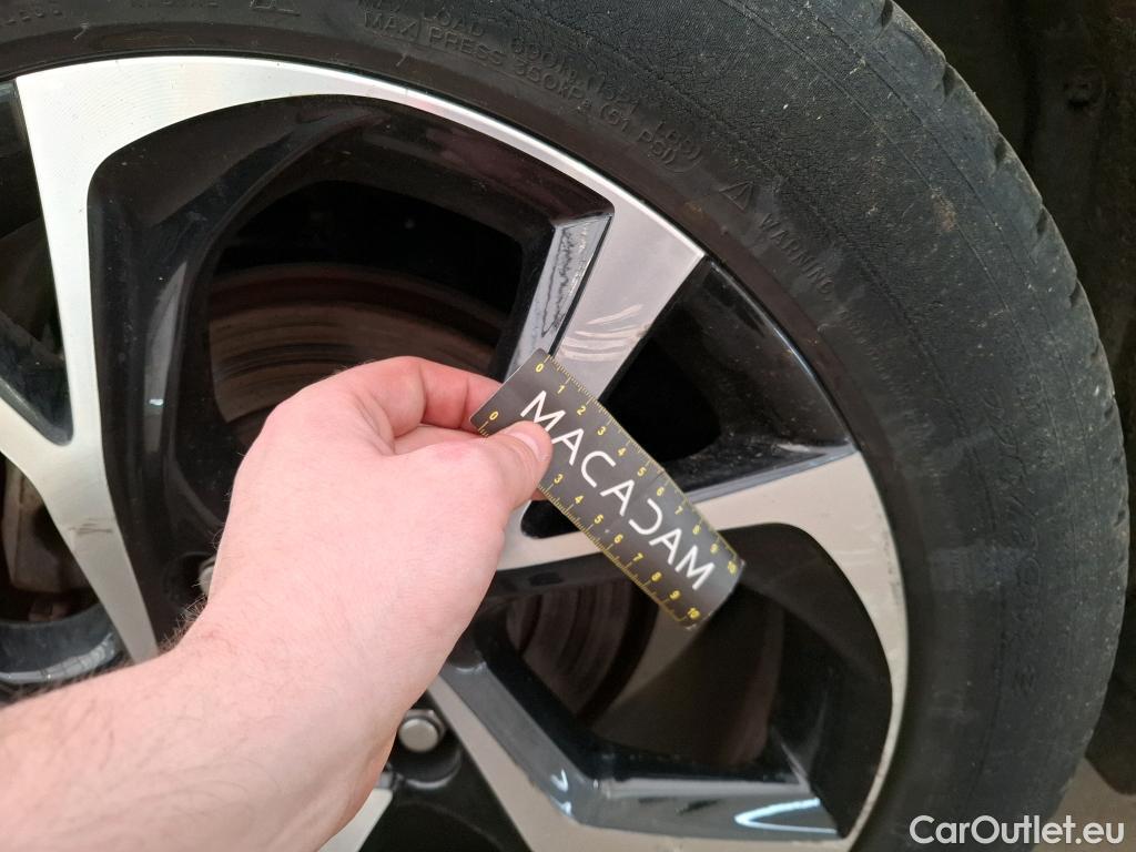  Toyota  C-HR TOYOTA  / 2016 / 5P / SUV 2.0 HYBRIDE 184 COLLECTION #41