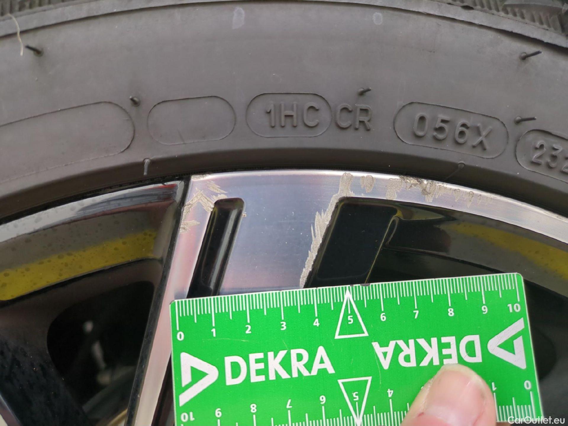  Volkswagen  Golf  VIII SW R-Line 2.0 TDI 150CV BVA7 E6d #6