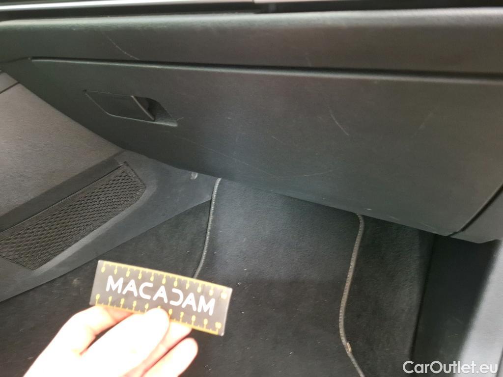  Volkswagen  Golf  VOLKSWAGEN / 2020 / 5P / Berline 2.0 TDI SCR 115 DSG LIFE BUSINESS #47