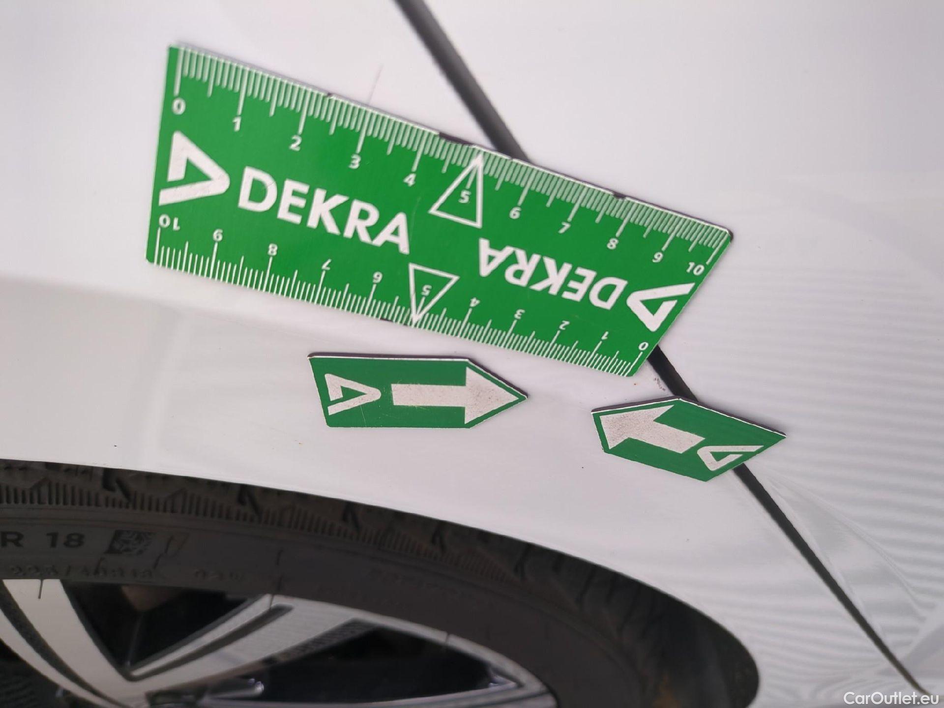  Volkswagen  Golf  VIII SW R-Line 2.0 TDI 150CV BVA7 E6d #31