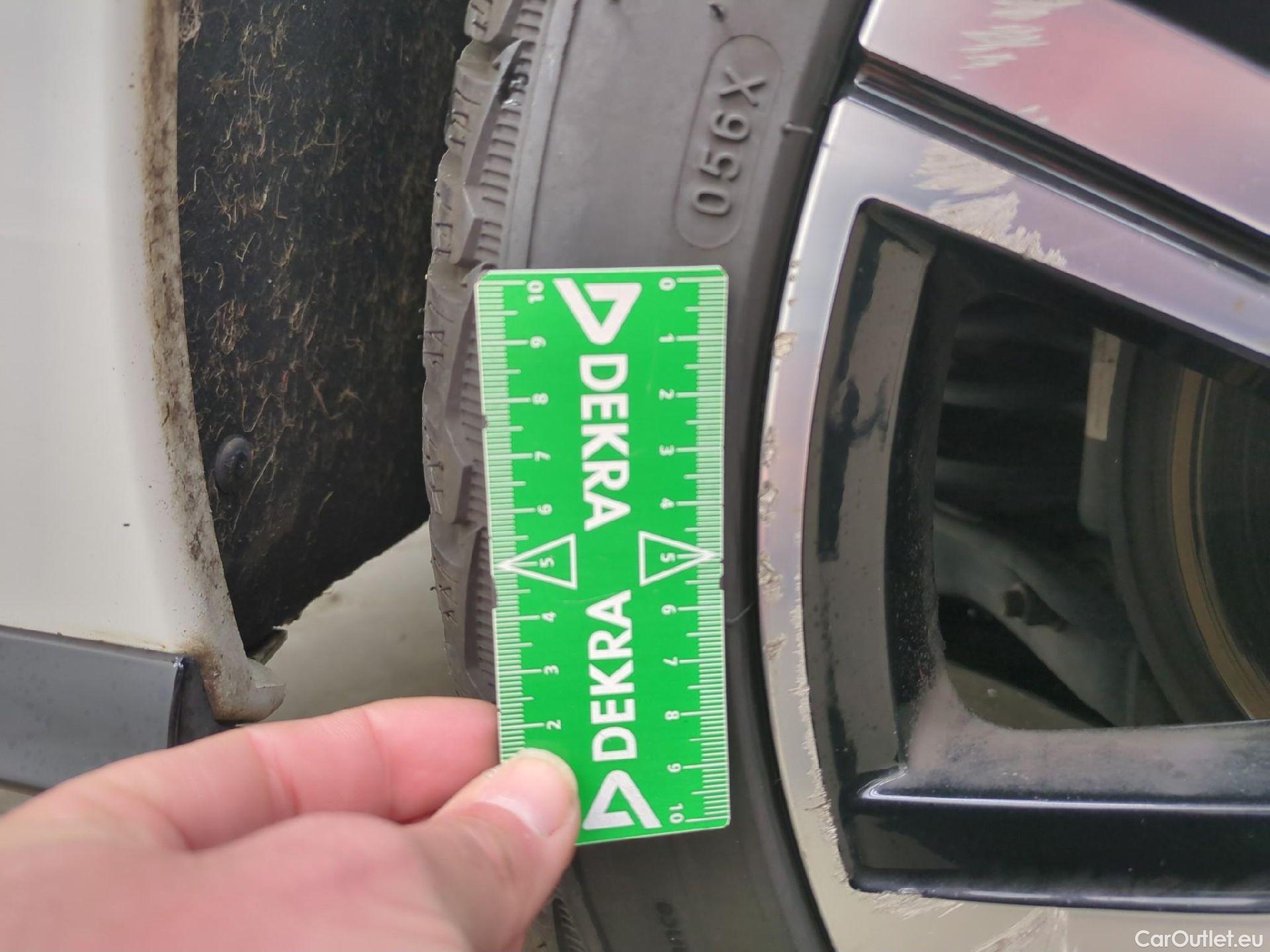  Volkswagen  Golf  VIII SW R-Line 2.0 TDI 150CV BVA7 E6d #15