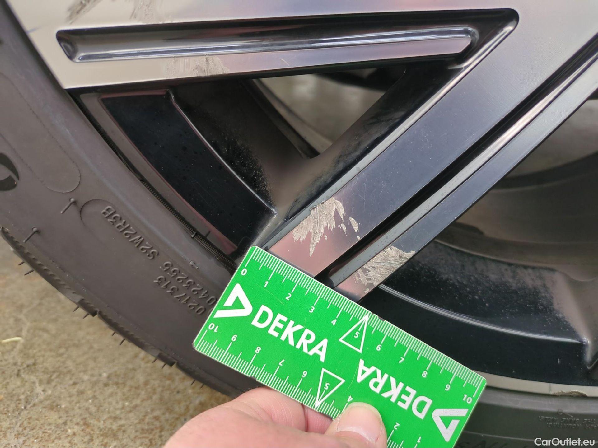  Volkswagen  Golf  VIII SW R-Line 2.0 TDI 150CV BVA7 E6d #14