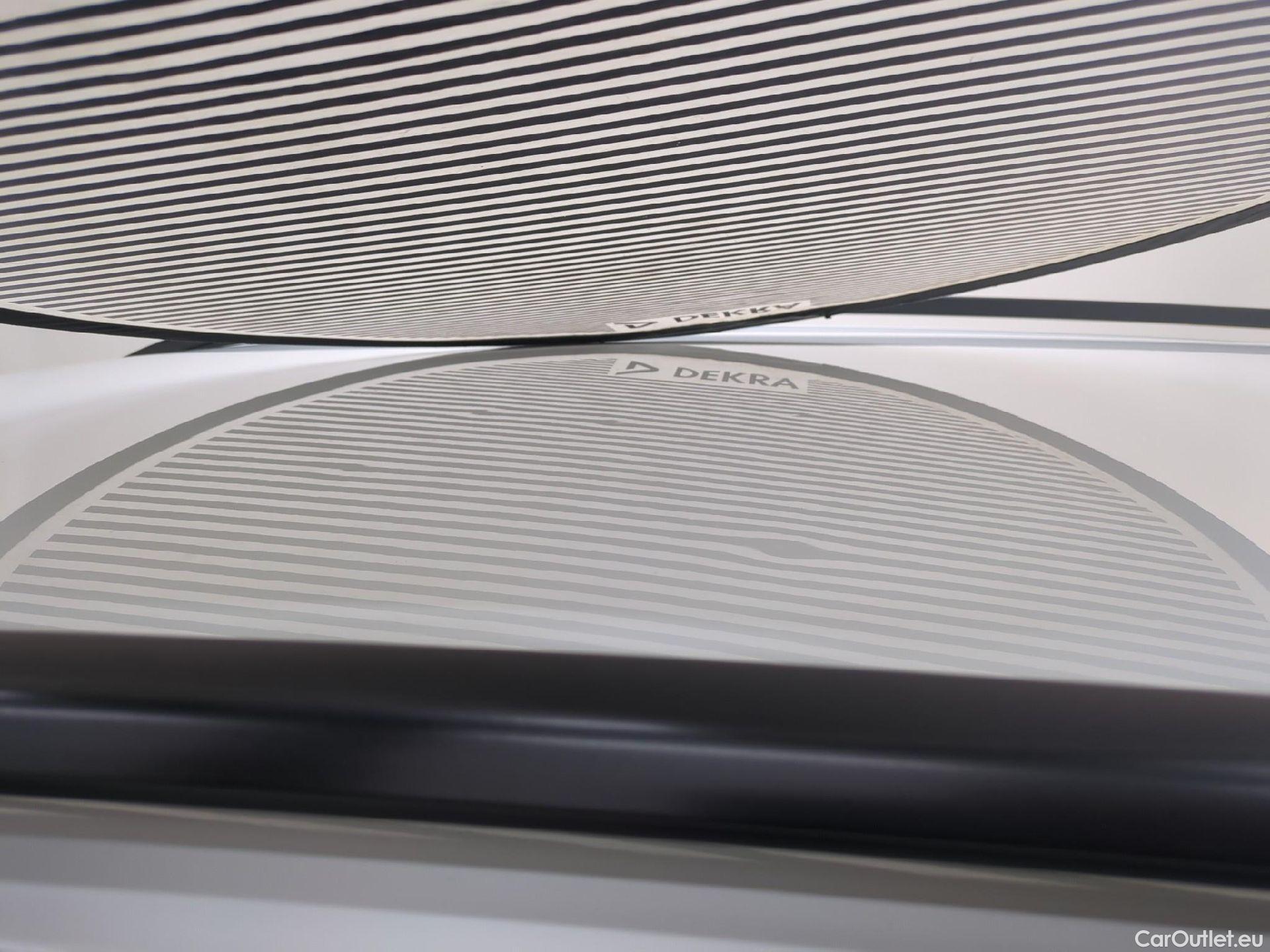  Volkswagen  Golf  VIII SW R-Line 2.0 TDI 150CV BVA7 E6d #45