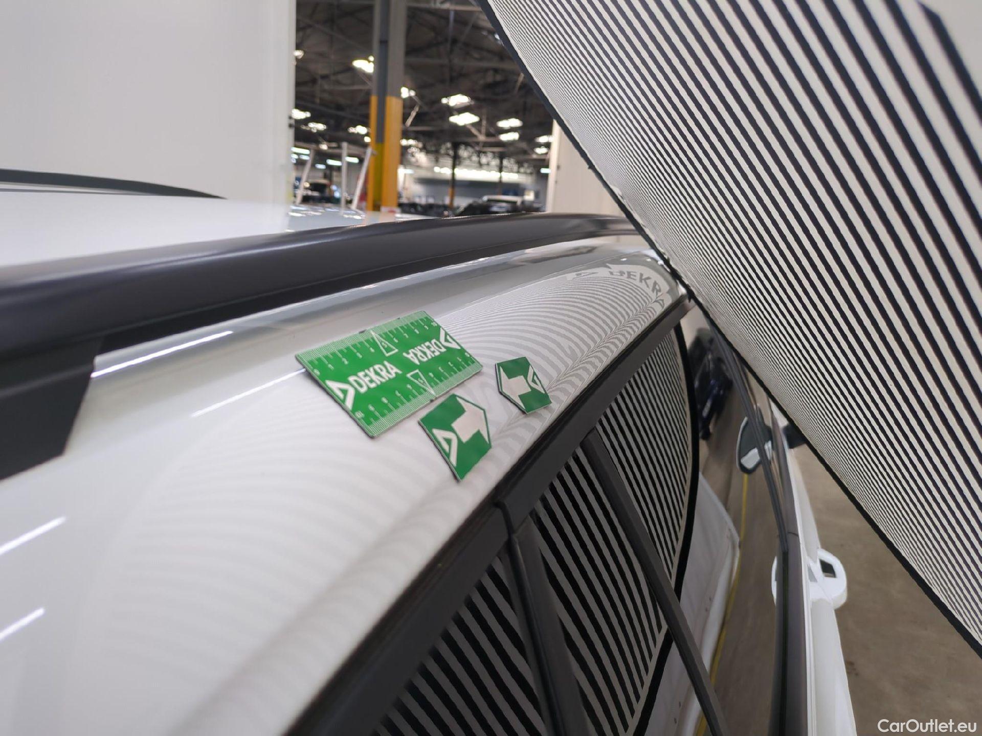  Volkswagen  Golf  VIII SW R-Line 2.0 TDI 150CV BVA7 E6d #48