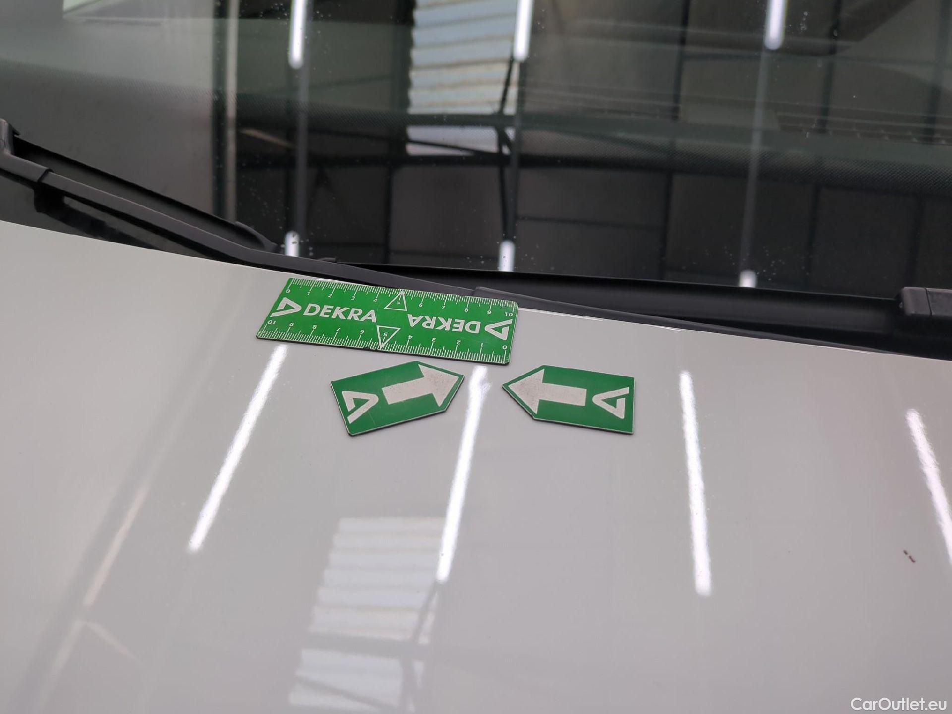  Volkswagen  Golf  VIII SW R-Line 2.0 TDI 150CV BVA7 E6d #46