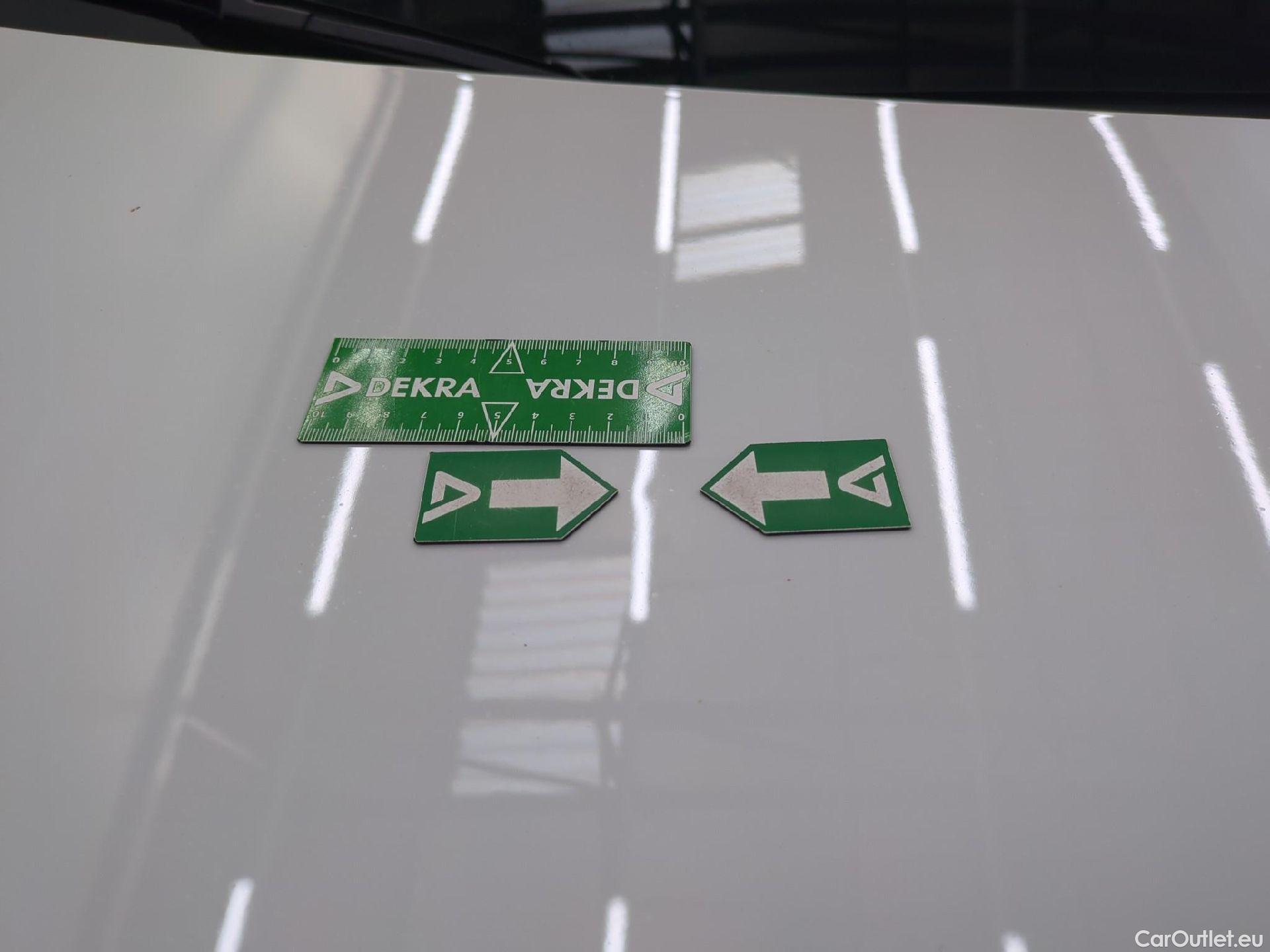  Volkswagen  Golf  VIII SW R-Line 2.0 TDI 150CV BVA7 E6d #38