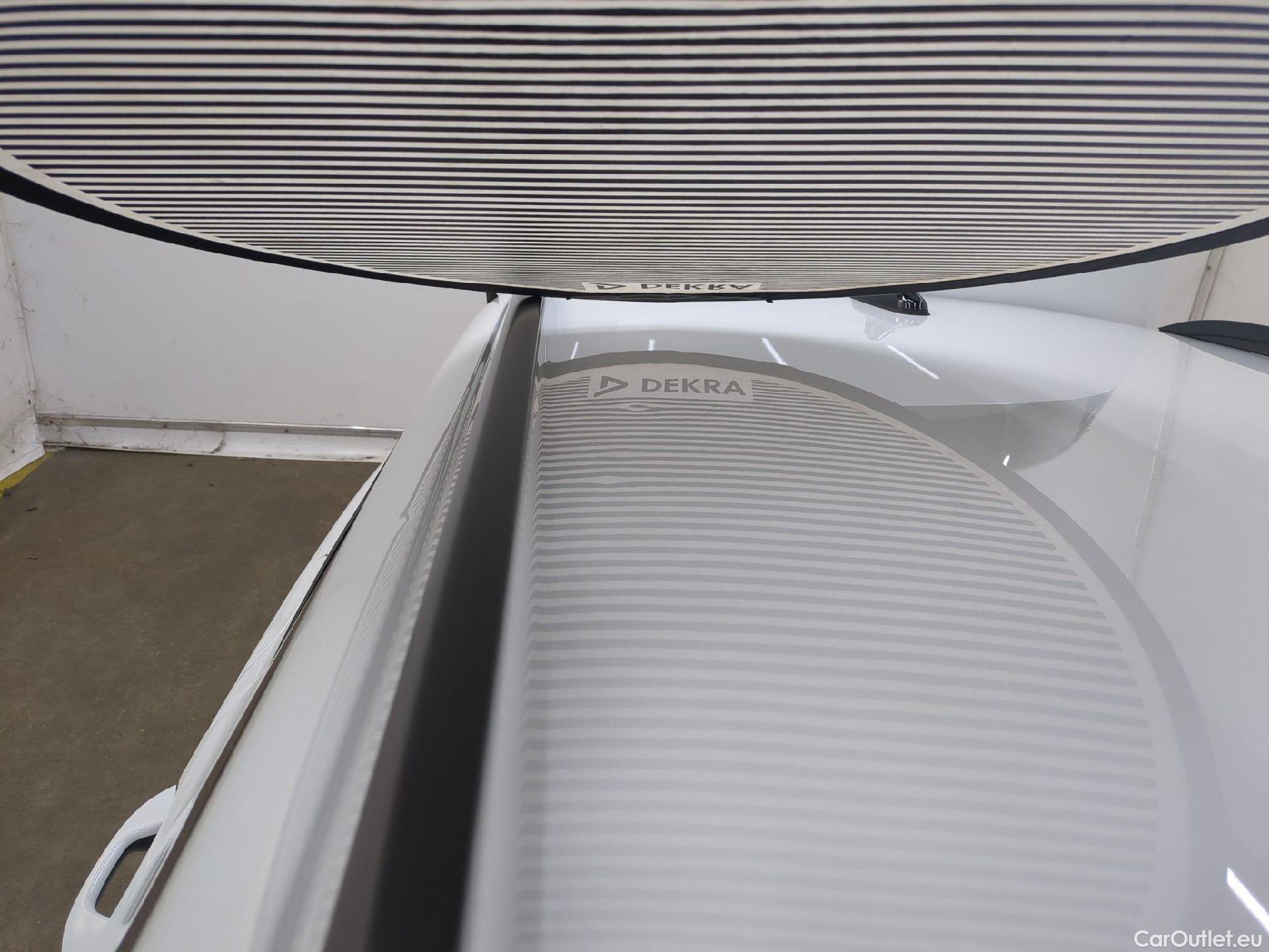  Volkswagen  Golf  VIII SW R-Line 2.0 TDI 150CV BVA7 E6d #34