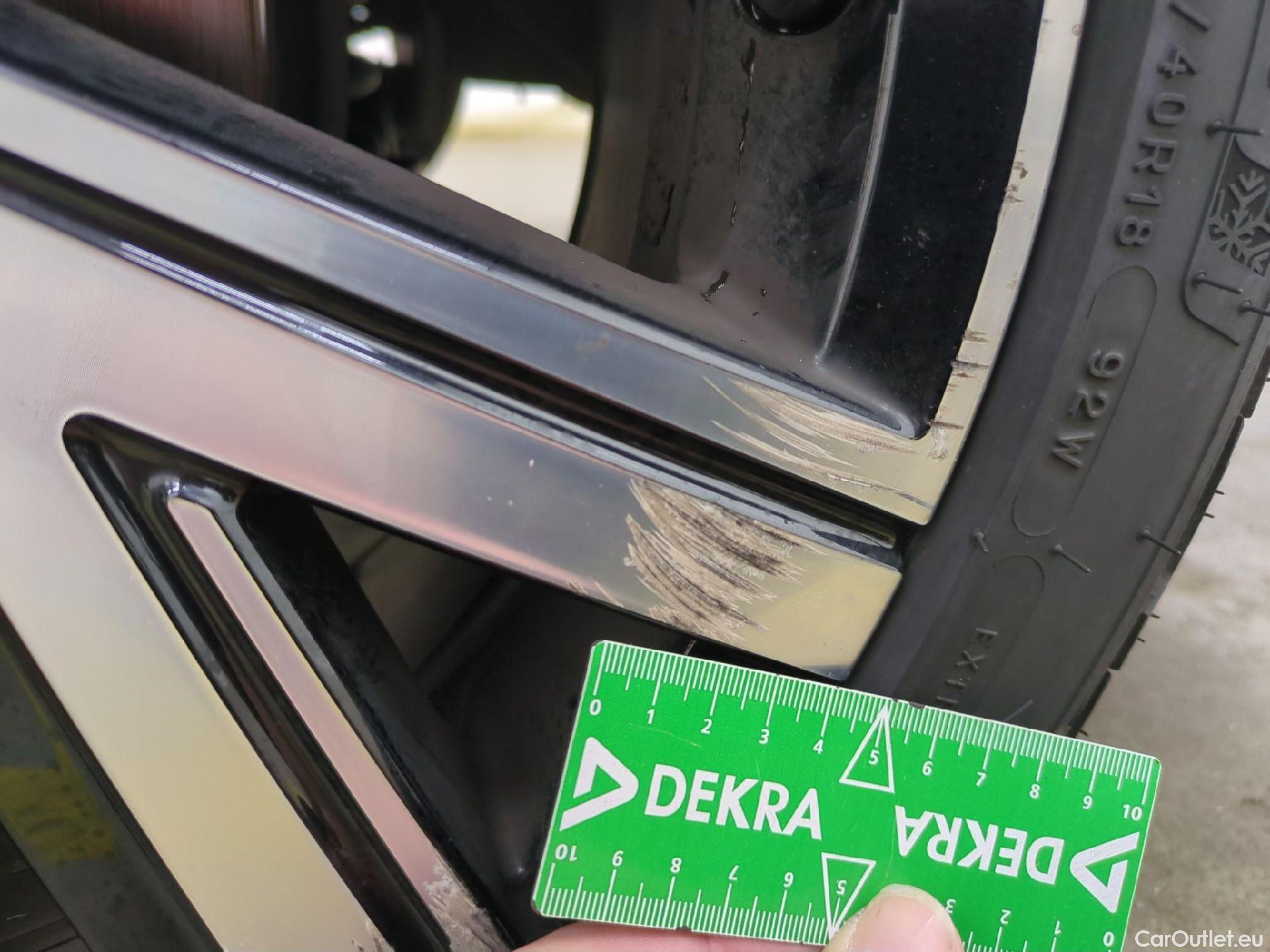  Volkswagen  Golf  VIII SW R-Line 2.0 TDI 150CV BVA7 E6d #9