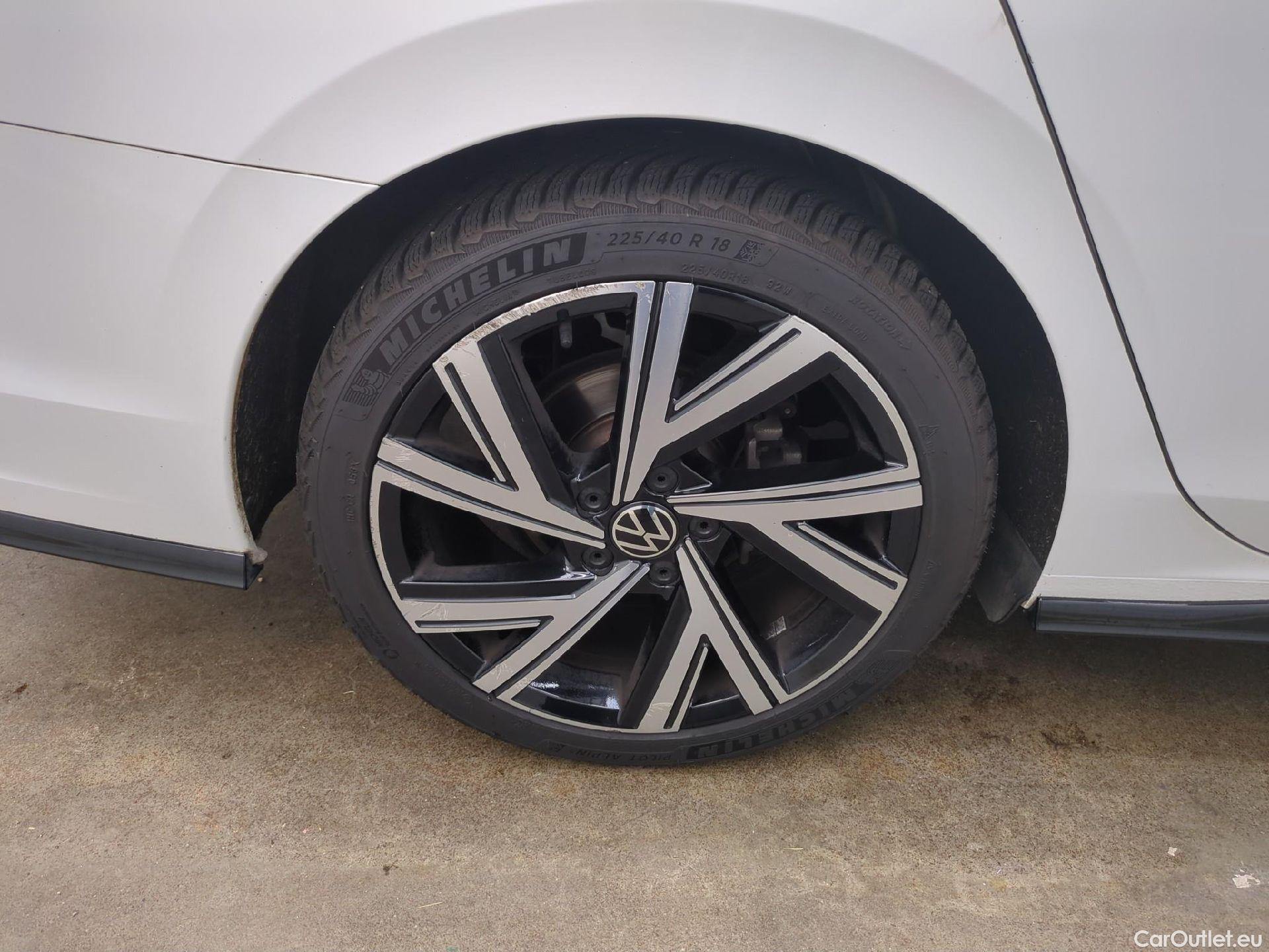  Volkswagen  Golf  VIII SW R-Line 2.0 TDI 150CV BVA7 E6d #13