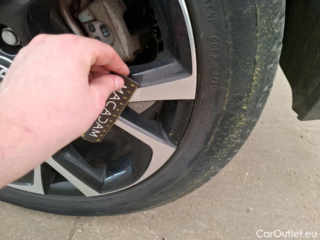  Toyota  C-HR TOYOTA  / 2016 / 5P / SUV 2.0 HYBRIDE 184 COLLECTION #35