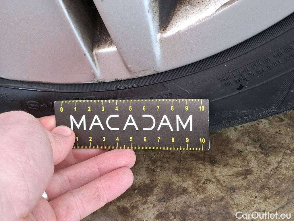  Volkswagen  Golf  VOLKSWAGEN / 2020 / 5P / Berline 2.0 TDI SCR 115 DSG LIFE BUSINESS #9