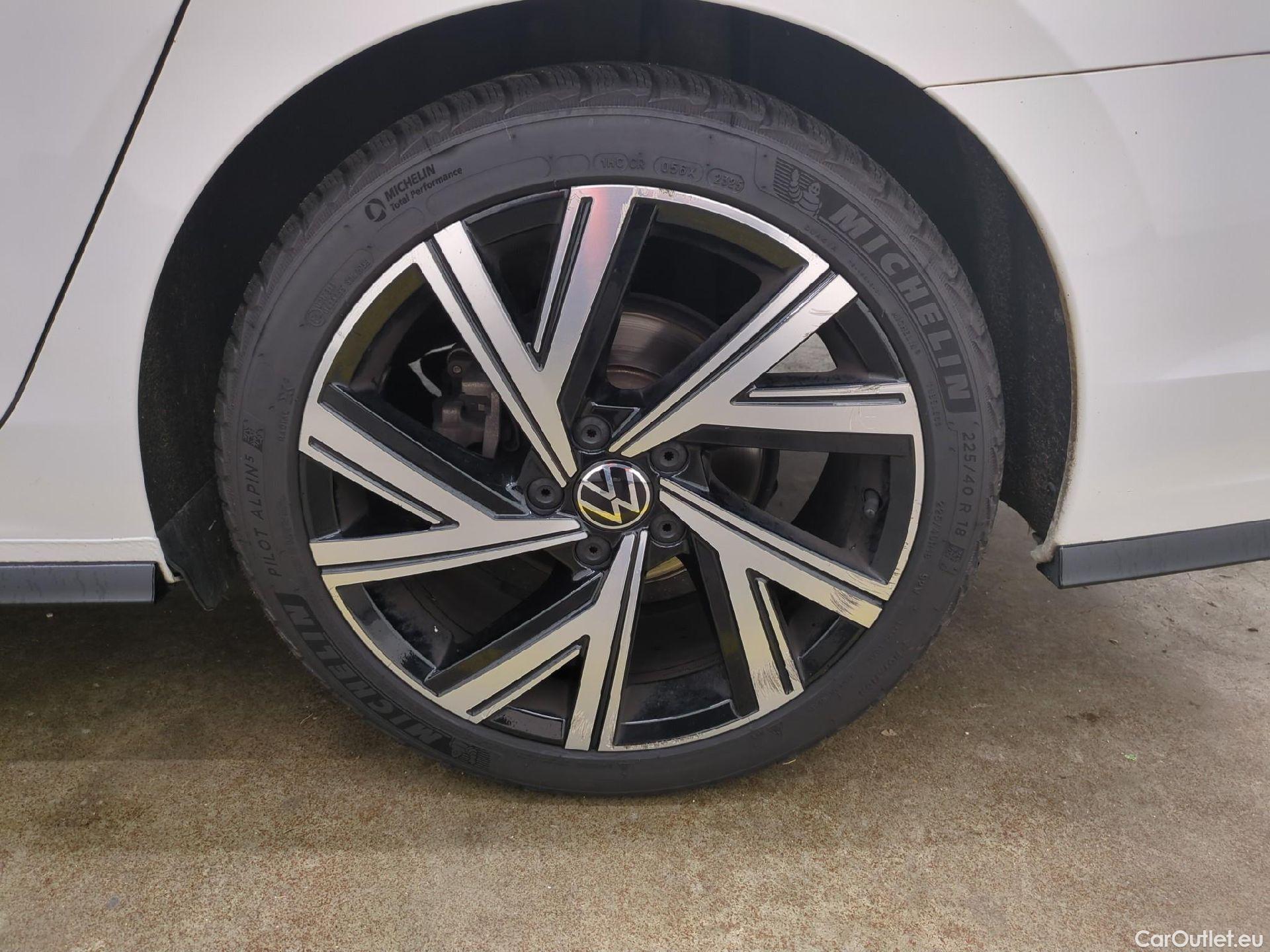  Volkswagen  Golf  VIII SW R-Line 2.0 TDI 150CV BVA7 E6d #2