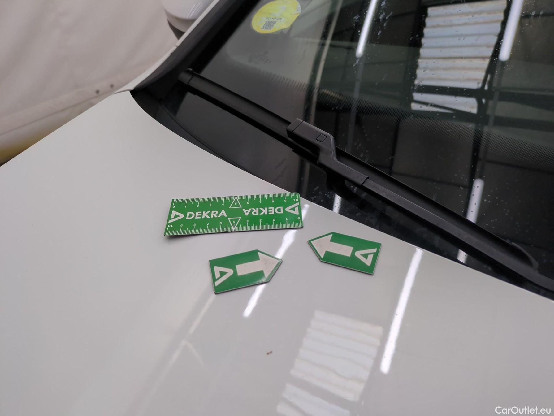  Volkswagen  Golf  VIII SW R-Line 2.0 TDI 150CV BVA7 E6d #40