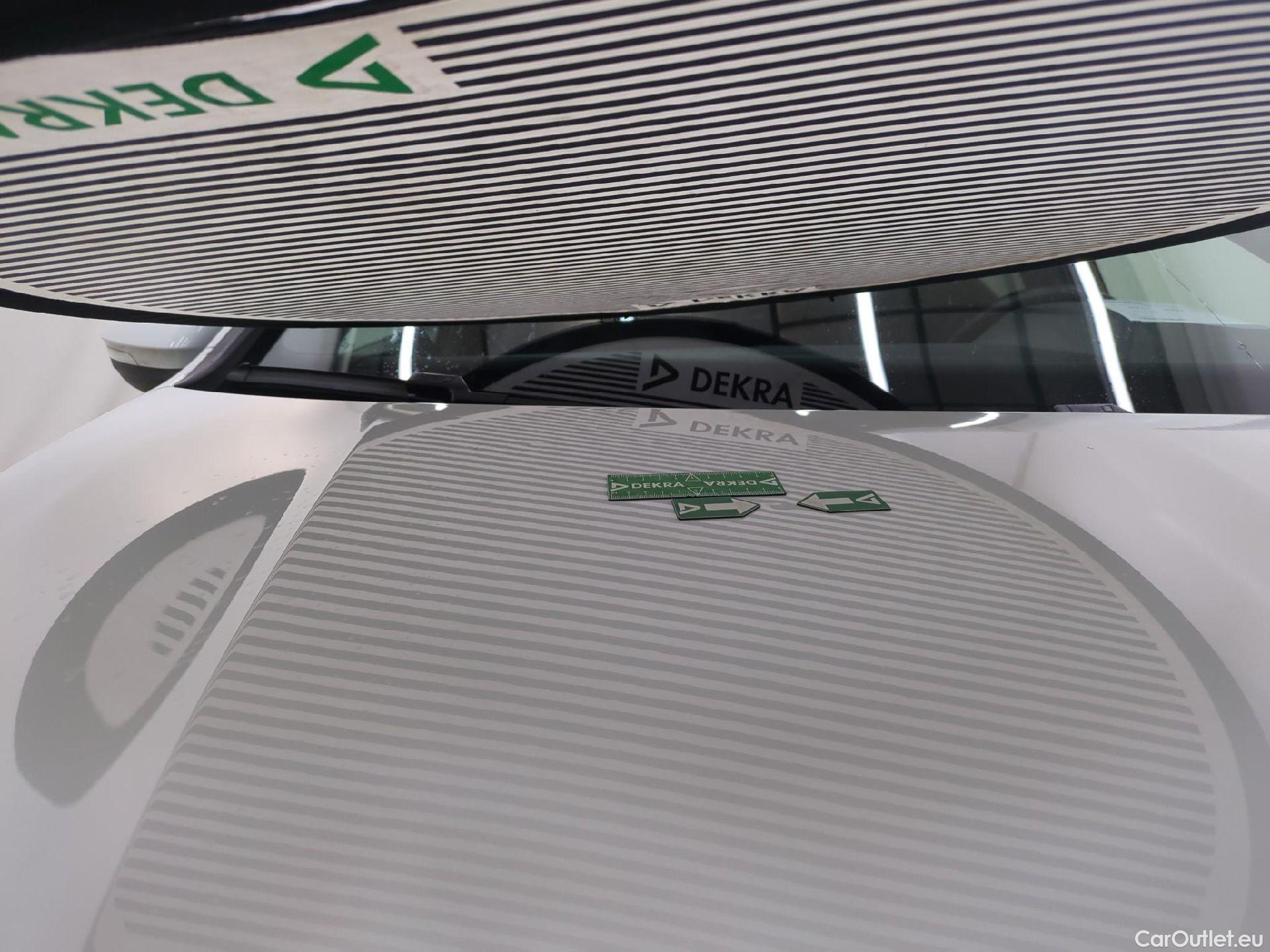  Volkswagen  Golf  VIII SW R-Line 2.0 TDI 150CV BVA7 E6d #49