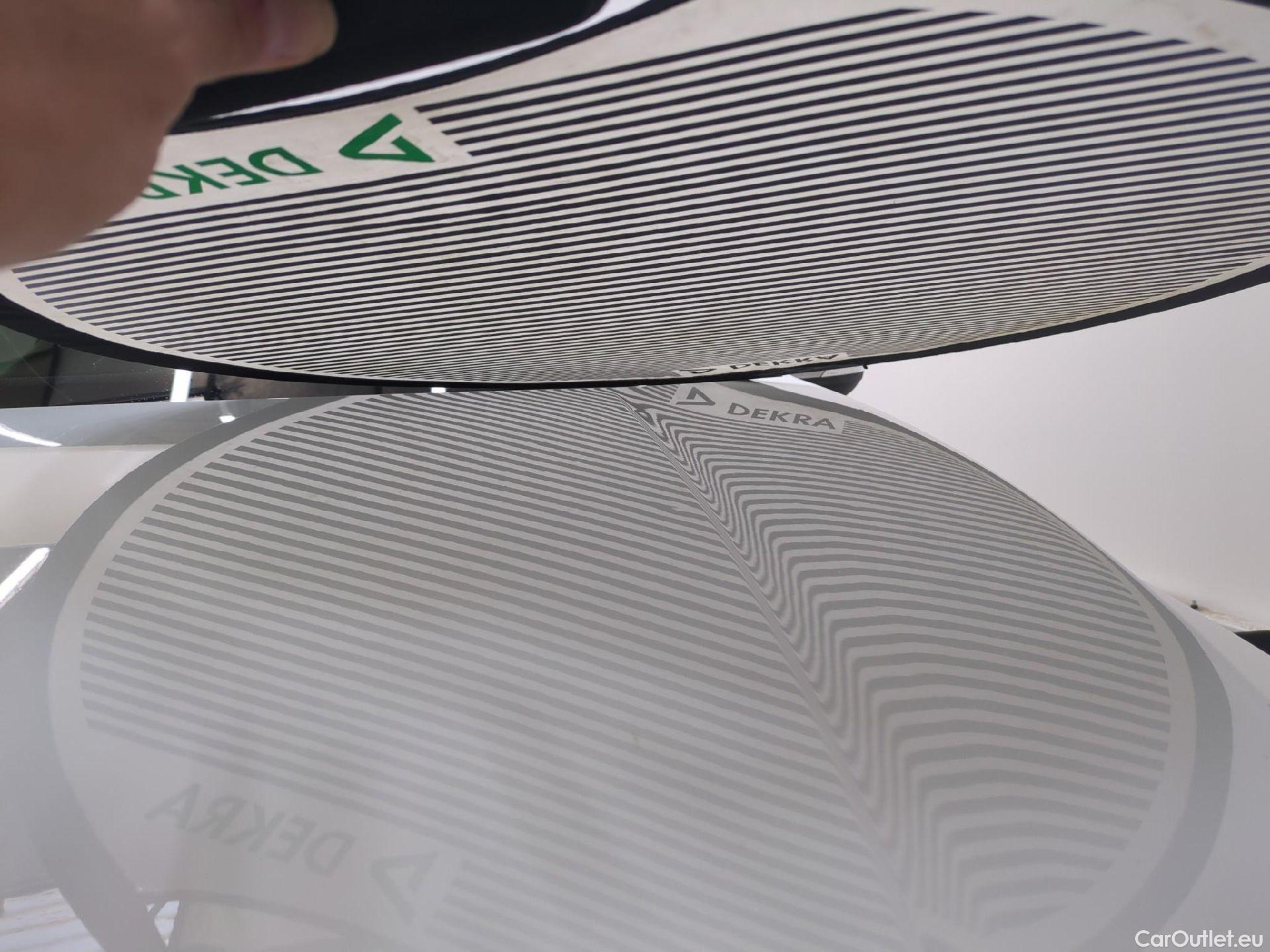  Volkswagen  Golf  VIII SW R-Line 2.0 TDI 150CV BVA7 E6d #35