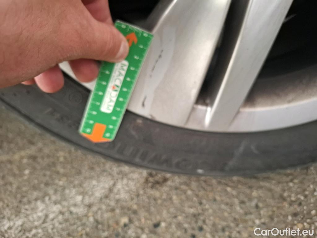  Volkswagen  Golf  VOLKSWAGEN / 2020 / 5P / Berline 2.0 TDI SCR 115 DSG7 Life Busi 1st #3