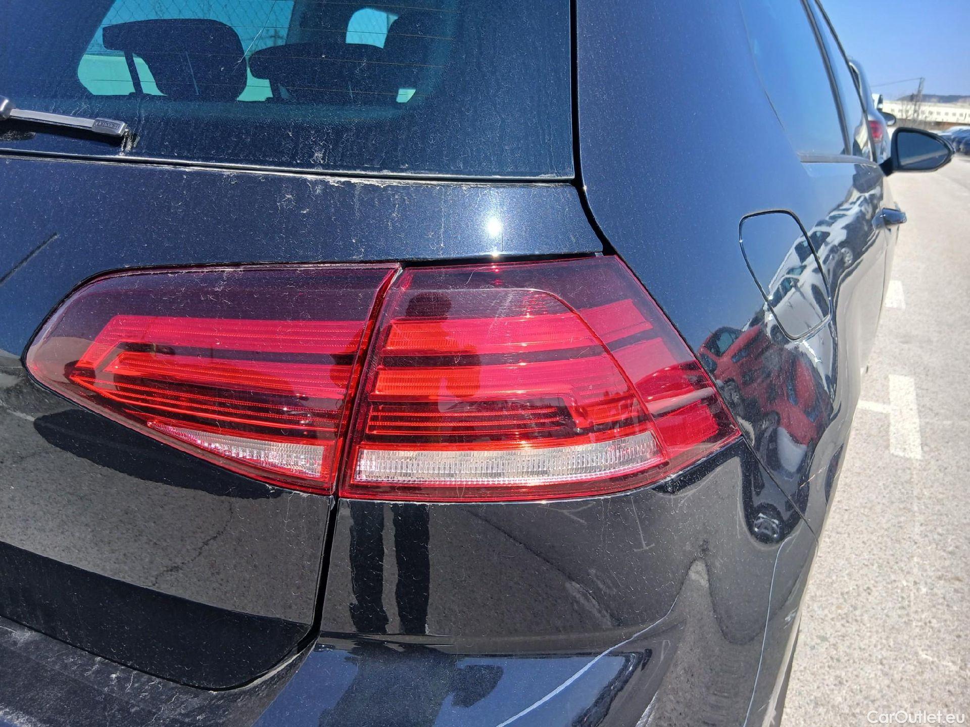  Volkswagen  Golf  VOLKSWAGEN / 2016 / 3P / berlina con portón Advance 2.0 TDI 110kW (150CV) DSG #39