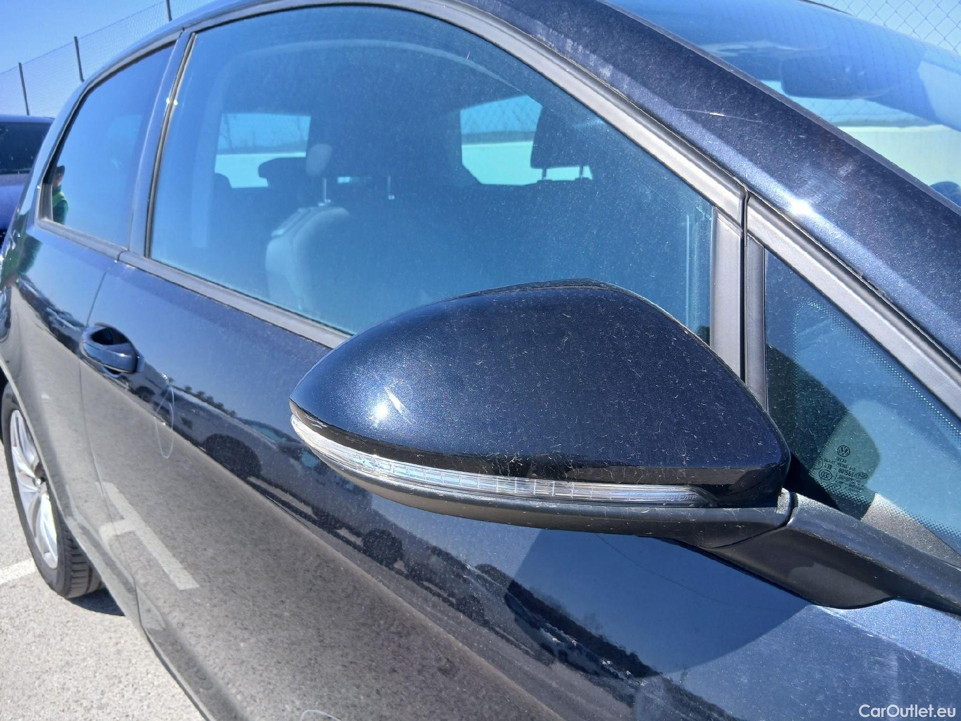  Volkswagen  Golf  VOLKSWAGEN / 2016 / 3P / berlina con portón Advance 2.0 TDI 110kW (150CV) DSG #52