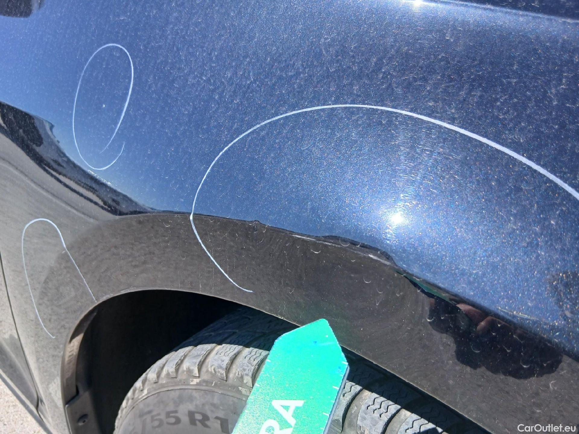  Volkswagen  Golf  VOLKSWAGEN / 2016 / 3P / berlina con portón Advance 2.0 TDI 110kW (150CV) DSG #54