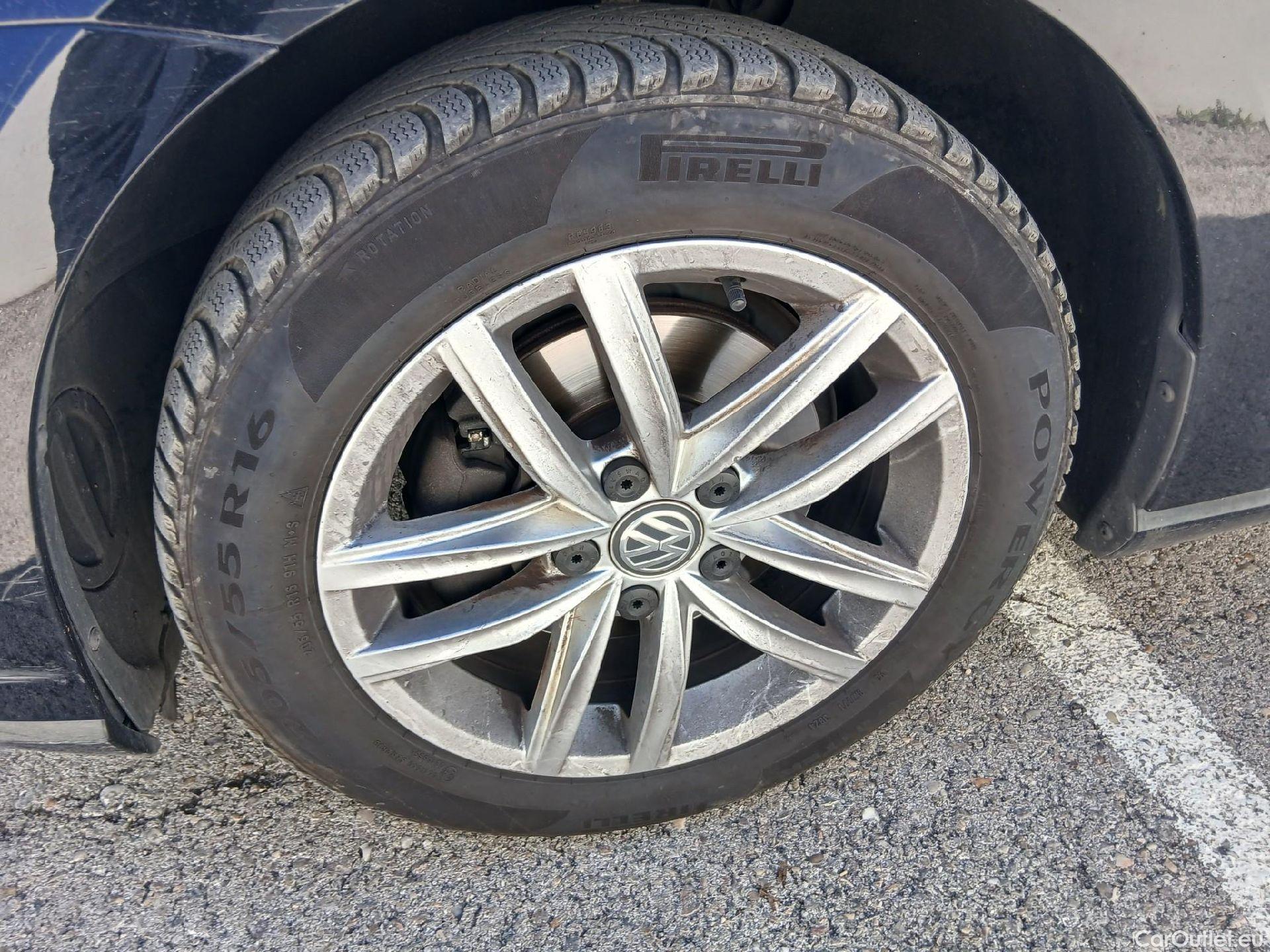  Volkswagen  Golf  VOLKSWAGEN / 2016 / 3P / berlina con portón Advance 2.0 TDI 110kW (150CV) DSG #10