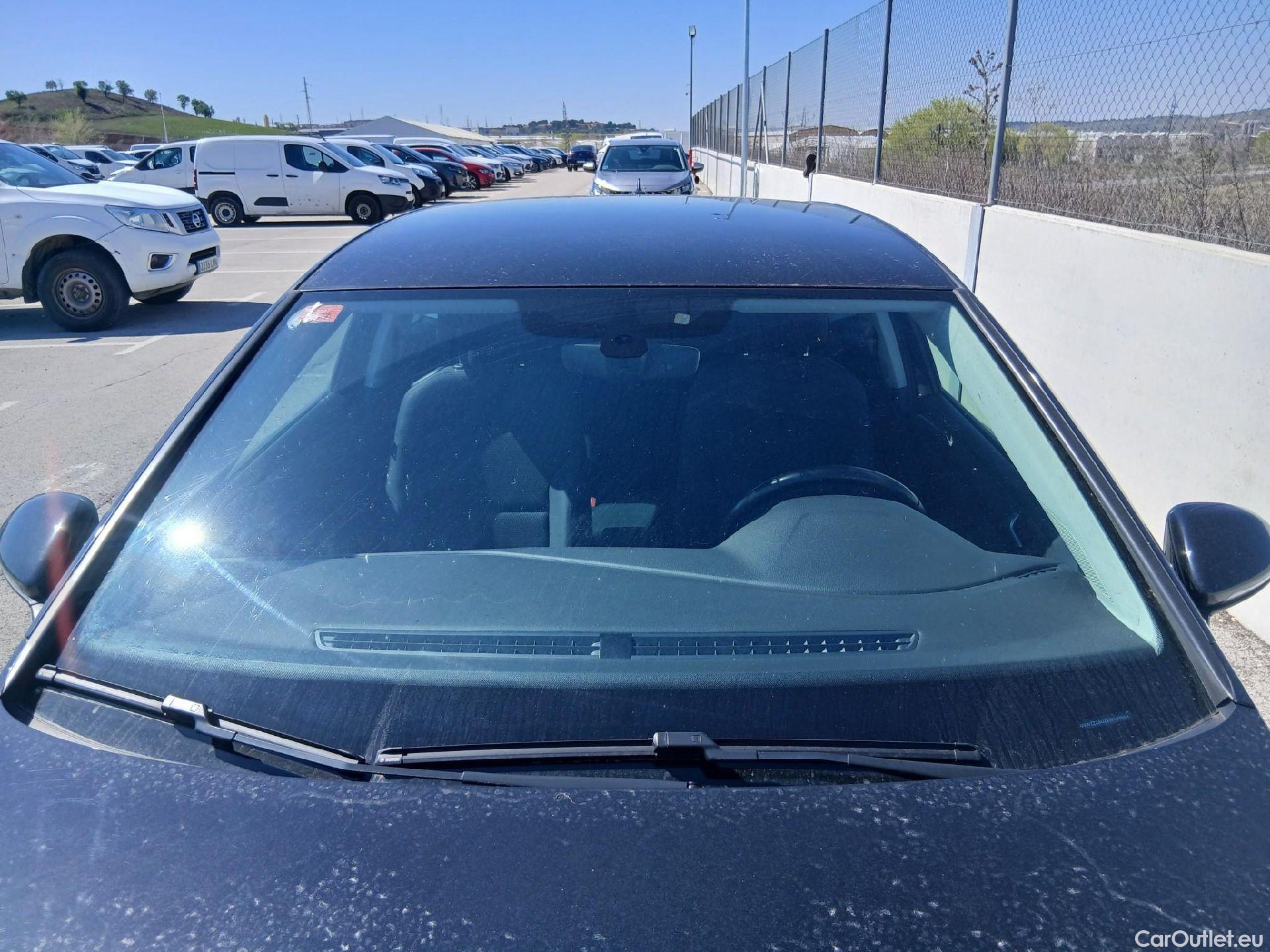  Volkswagen  Golf  VOLKSWAGEN / 2016 / 3P / berlina con portón Advance 2.0 TDI 110kW (150CV) DSG #1