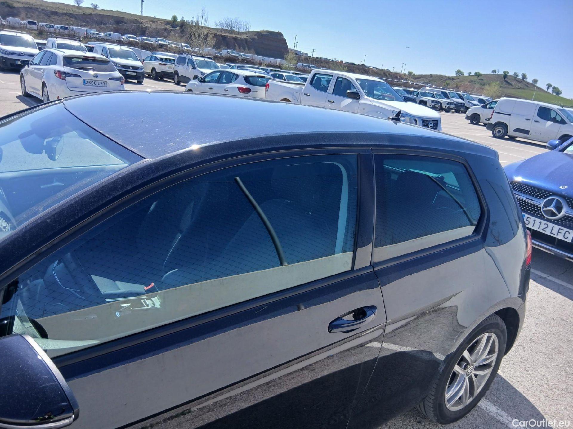  Volkswagen  Golf  VOLKSWAGEN / 2016 / 3P / berlina con portón Advance 2.0 TDI 110kW (150CV) DSG #33