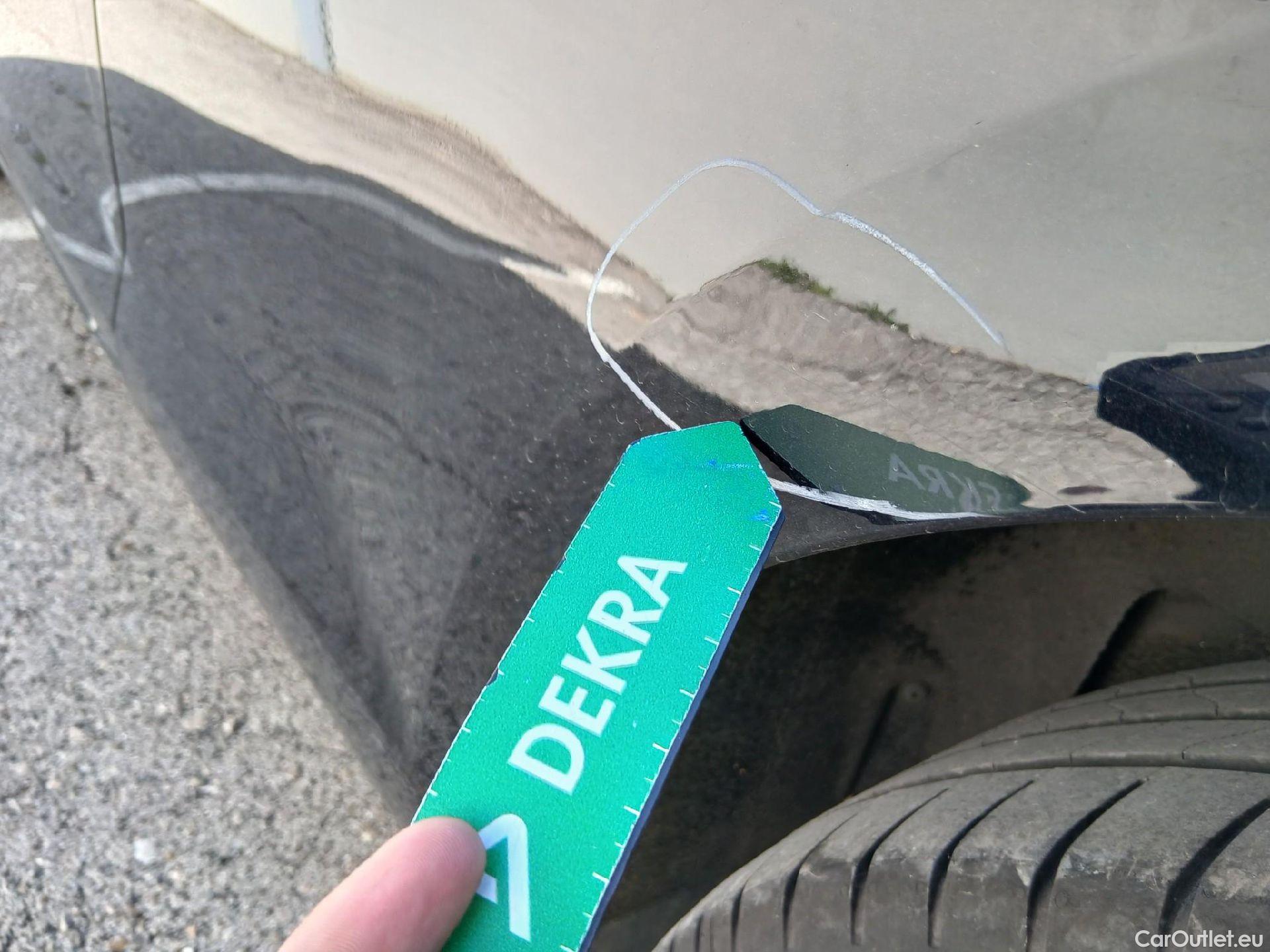  Volkswagen  Golf  VOLKSWAGEN / 2016 / 3P / berlina con portón Advance 2.0 TDI 110kW (150CV) DSG #18