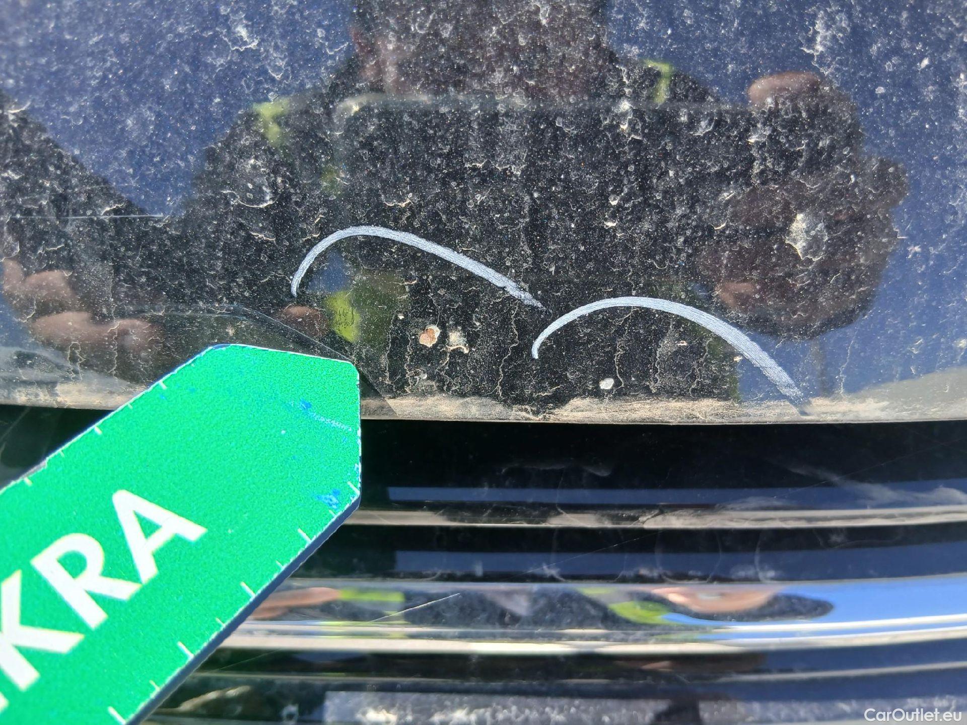  Volkswagen  Golf  VOLKSWAGEN / 2016 / 3P / berlina con portón Advance 2.0 TDI 110kW (150CV) DSG #3