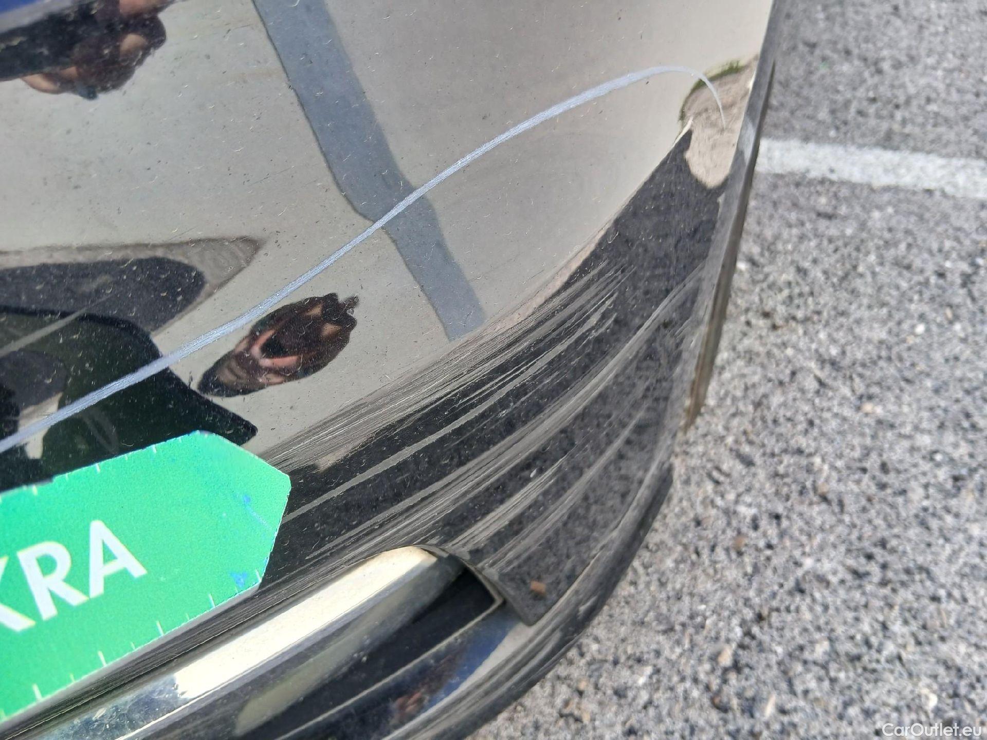  Volkswagen  Golf  VOLKSWAGEN / 2016 / 3P / berlina con portón Advance 2.0 TDI 110kW (150CV) DSG #6