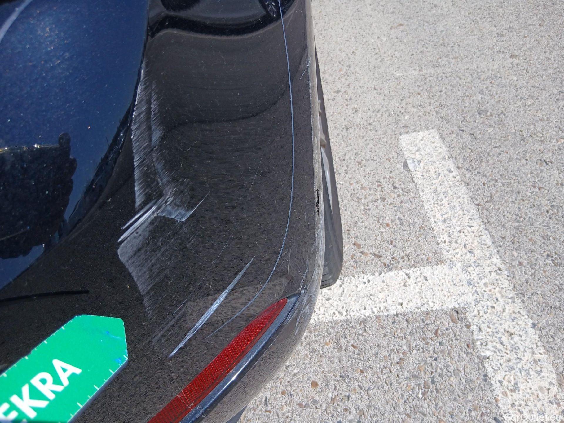  Volkswagen  Golf  VOLKSWAGEN / 2016 / 3P / berlina con portón Advance 2.0 TDI 110kW (150CV) DSG #35