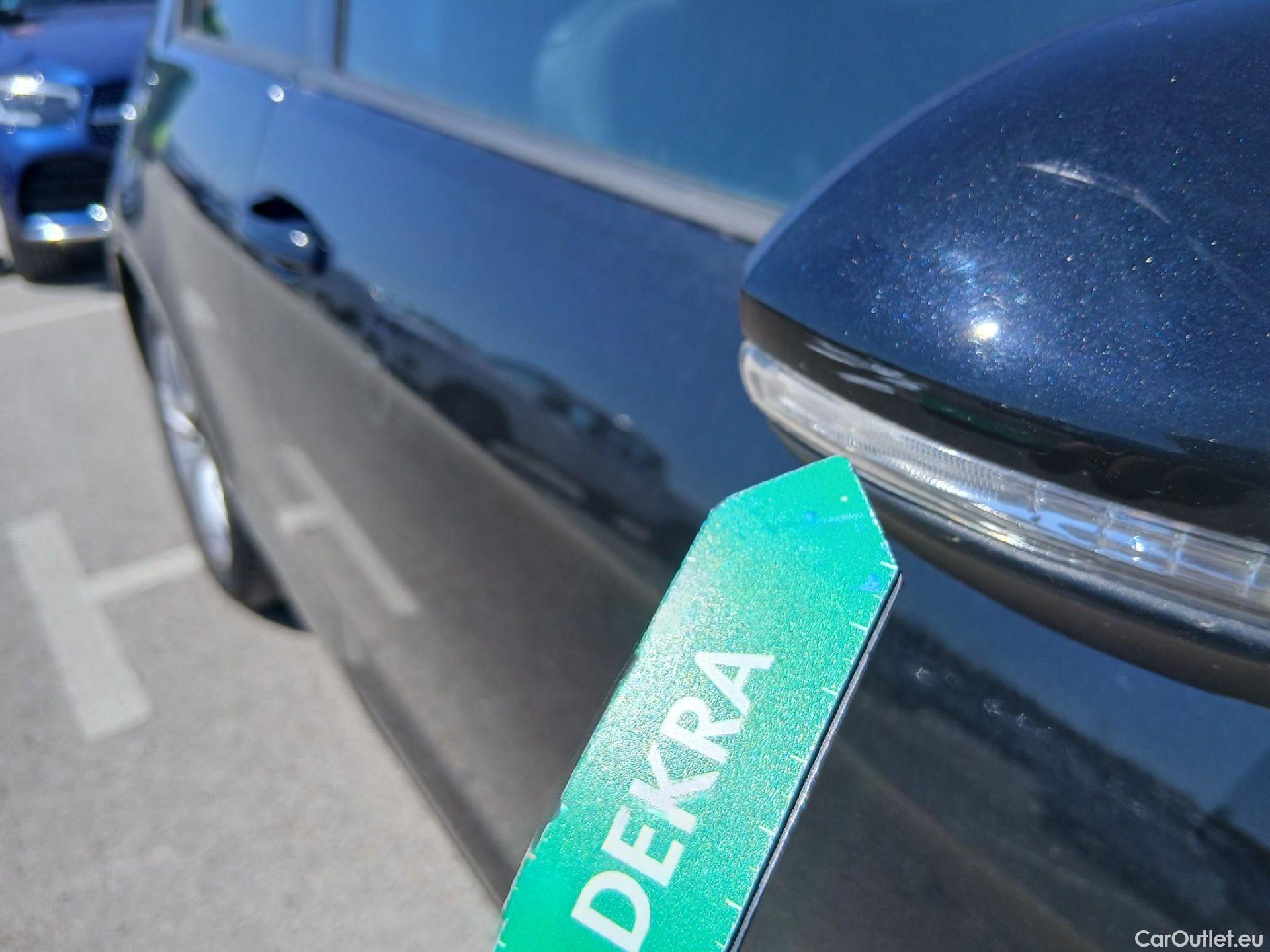  Volkswagen  Golf  VOLKSWAGEN / 2016 / 3P / berlina con portón Advance 2.0 TDI 110kW (150CV) DSG #53