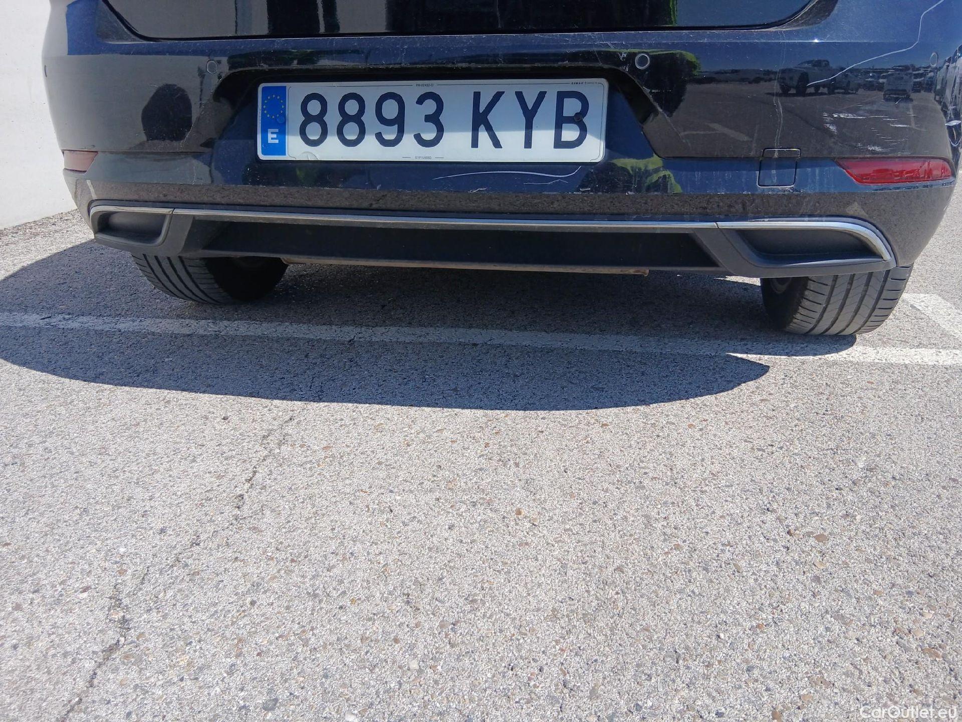  Volkswagen  Golf  VOLKSWAGEN / 2016 / 3P / berlina con portón Advance 2.0 TDI 110kW (150CV) DSG #38