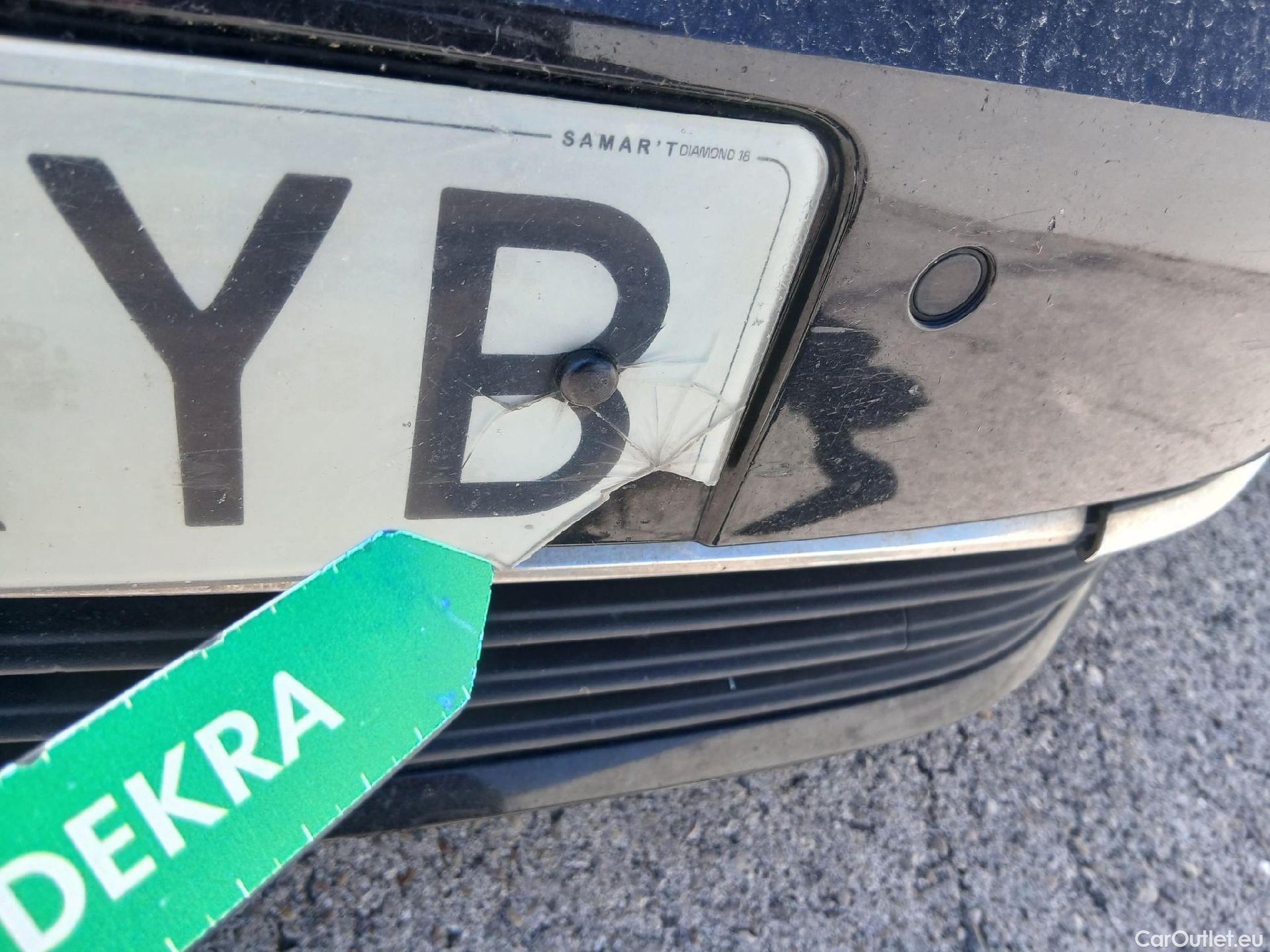  Volkswagen  Golf  VOLKSWAGEN / 2016 / 3P / berlina con portón Advance 2.0 TDI 110kW (150CV) DSG #4