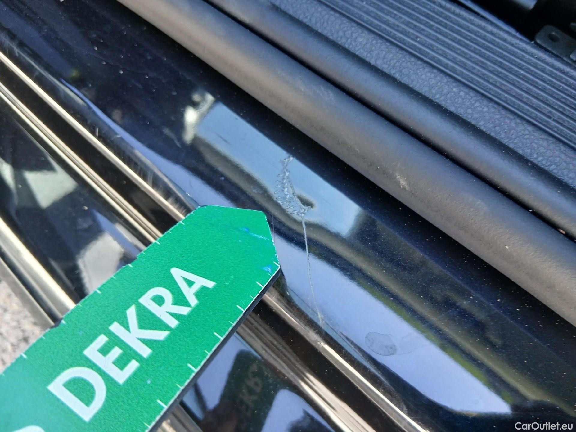  Volkswagen  Golf  VOLKSWAGEN / 2016 / 3P / berlina con portón Advance 2.0 TDI 110kW (150CV) DSG #25