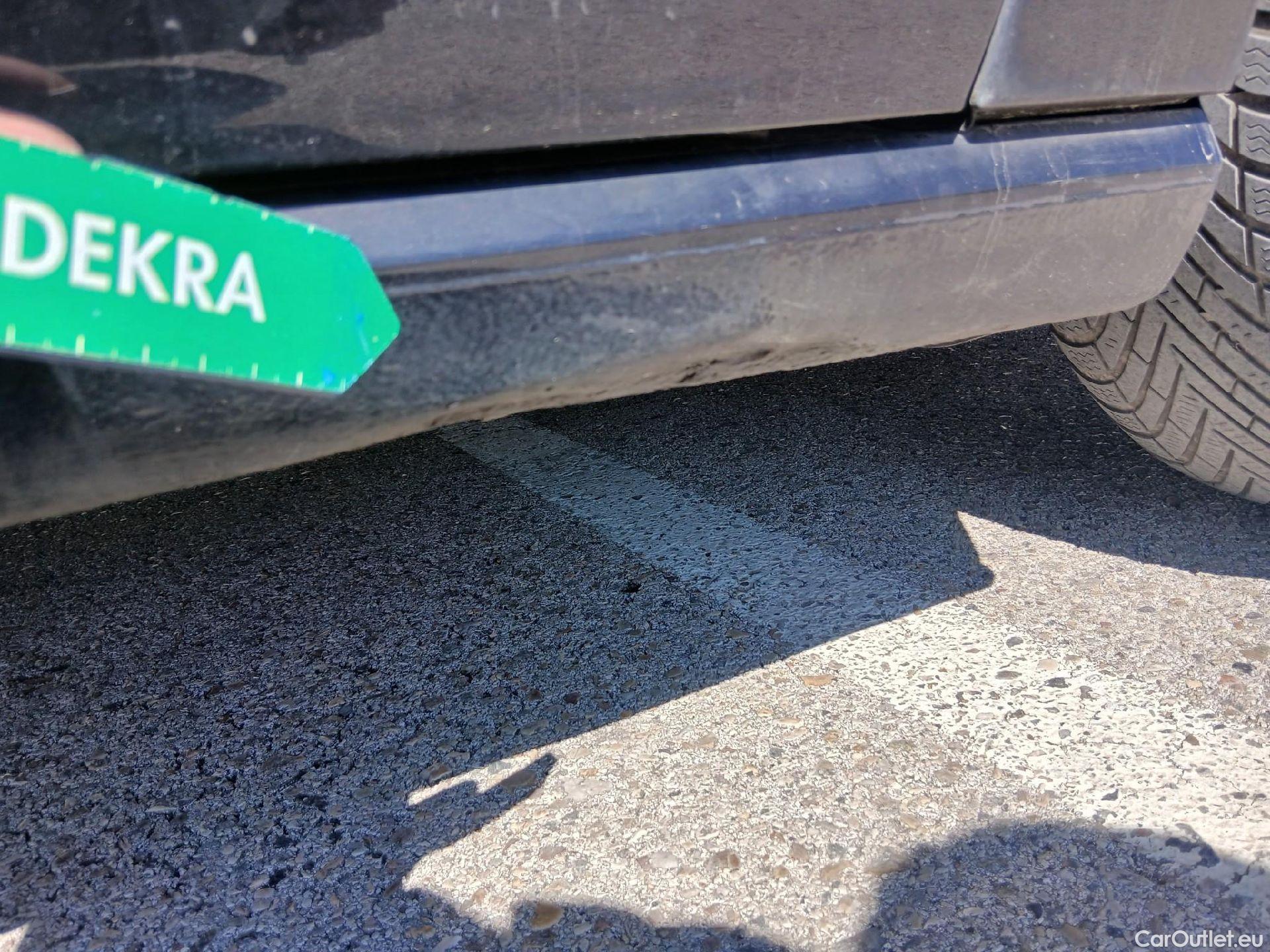  Volkswagen  Golf  VOLKSWAGEN / 2016 / 3P / berlina con portón Advance 2.0 TDI 110kW (150CV) DSG #51