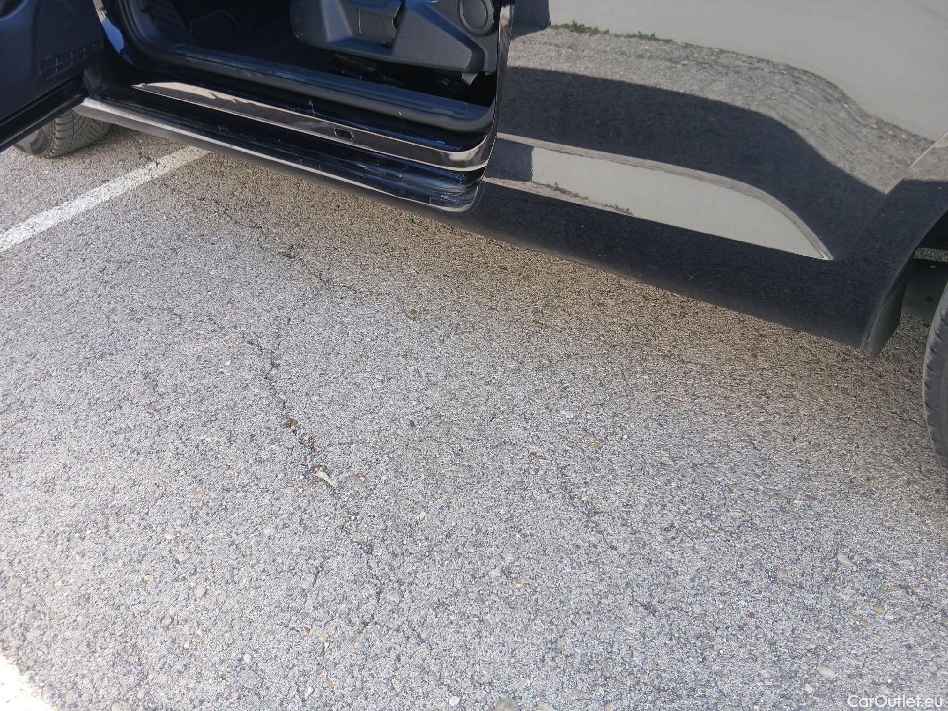  Volkswagen  Golf  VOLKSWAGEN / 2016 / 3P / berlina con portón Advance 2.0 TDI 110kW (150CV) DSG #23