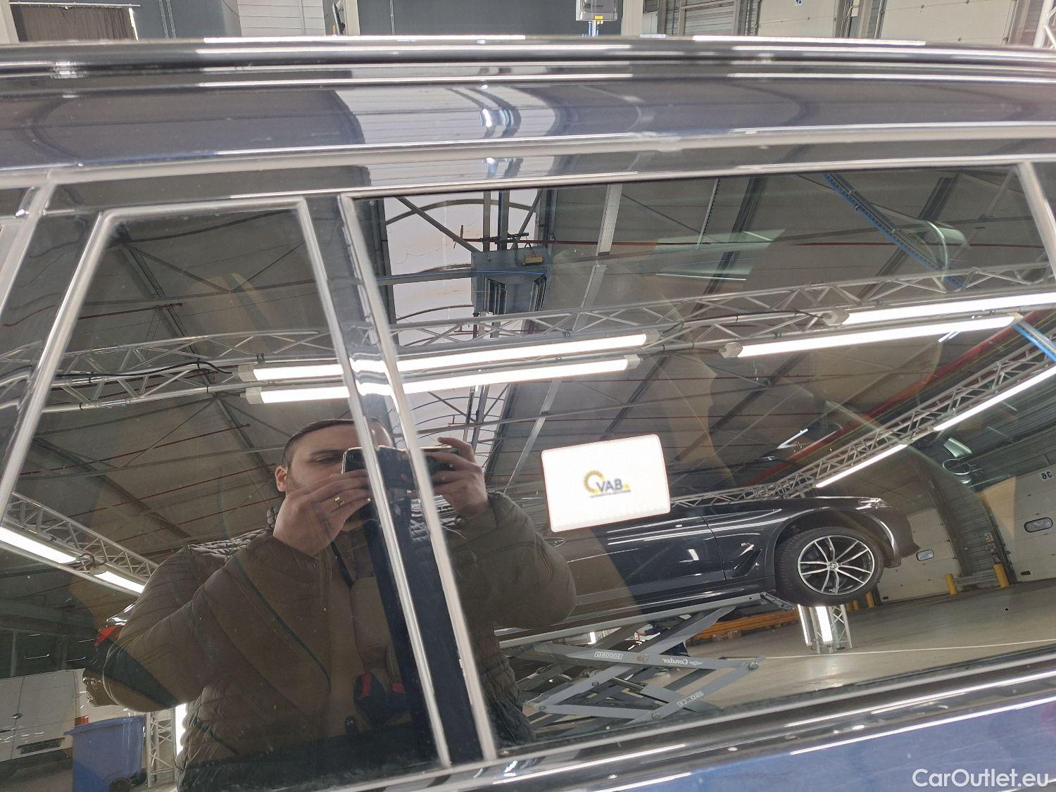  Bmw  Serie 5 BMW, 5-ser To FL'20 PHEV, BMW 5 Reeks Touring 520e 150kW 5d #38