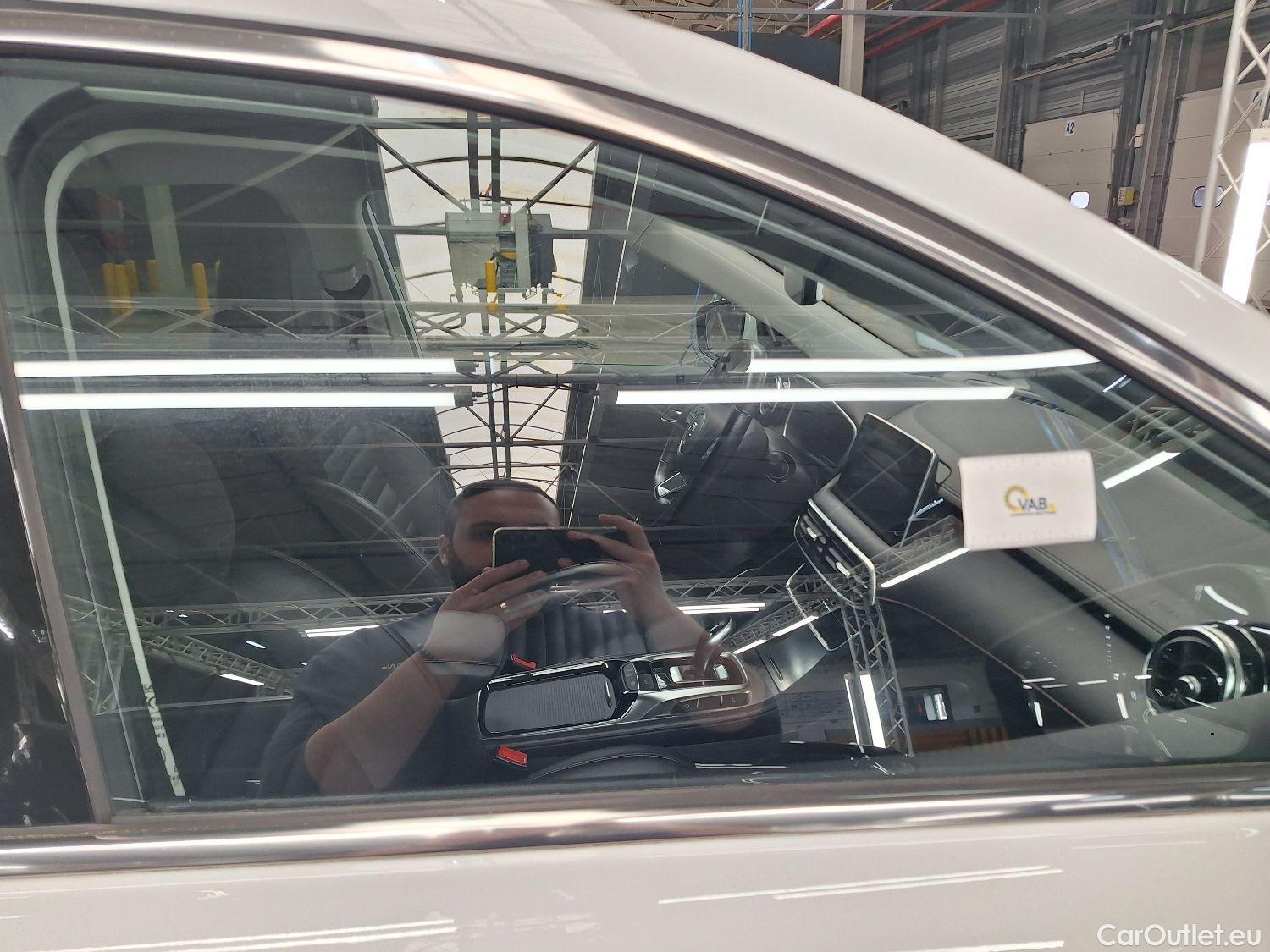  MG  EHS MG,  '20 PHEV, MG  1.5T Luxury 5d #22